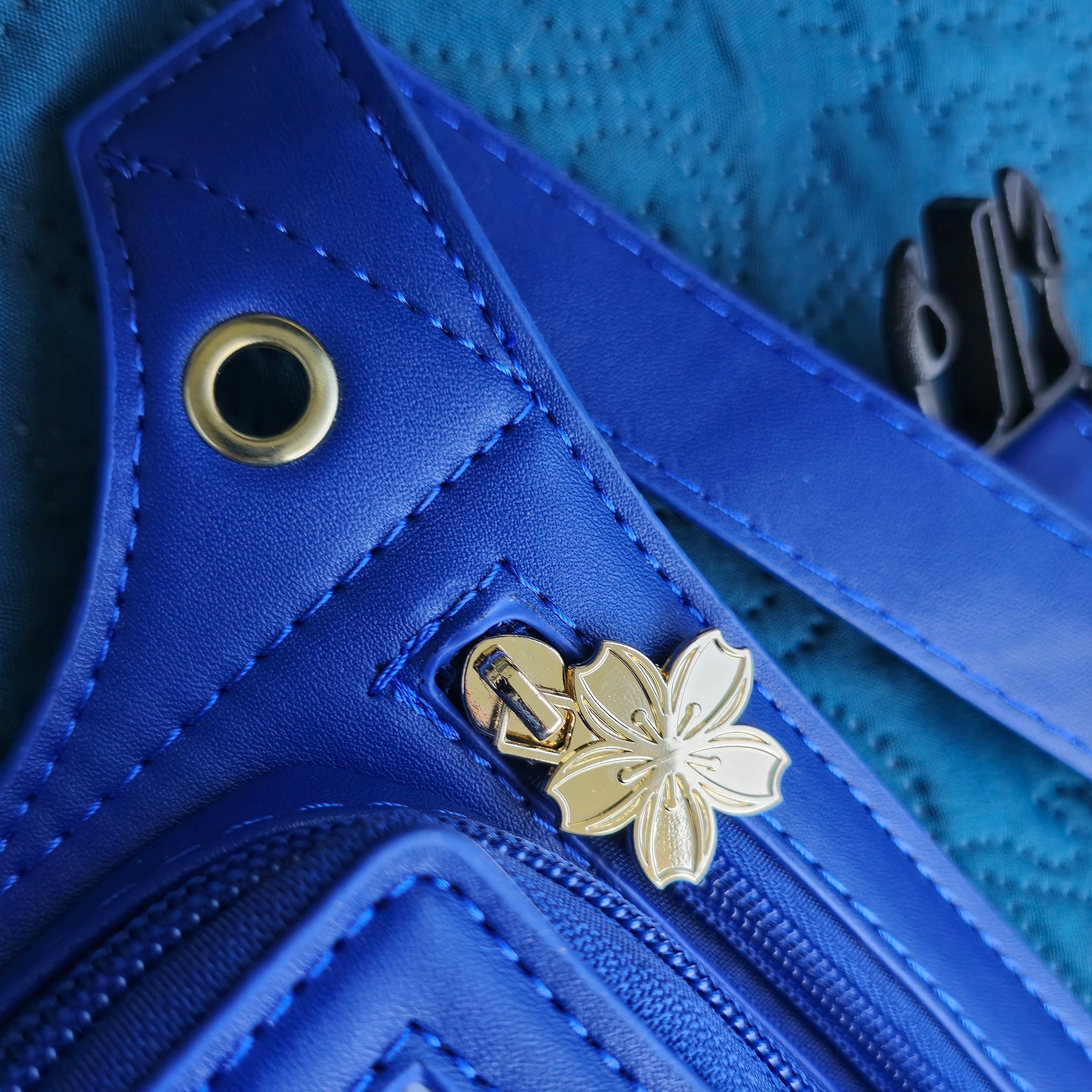 katzenjammerpins-ita-bag-blue-bauchtasche-f-r-pins-blau-fenster image 4