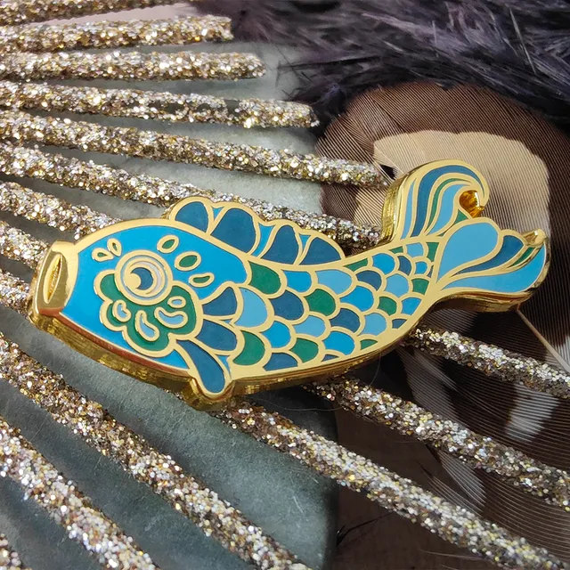 katzenjammerpins-koi-nobori-charm-pin-bp241-22-blau-fisch image 1