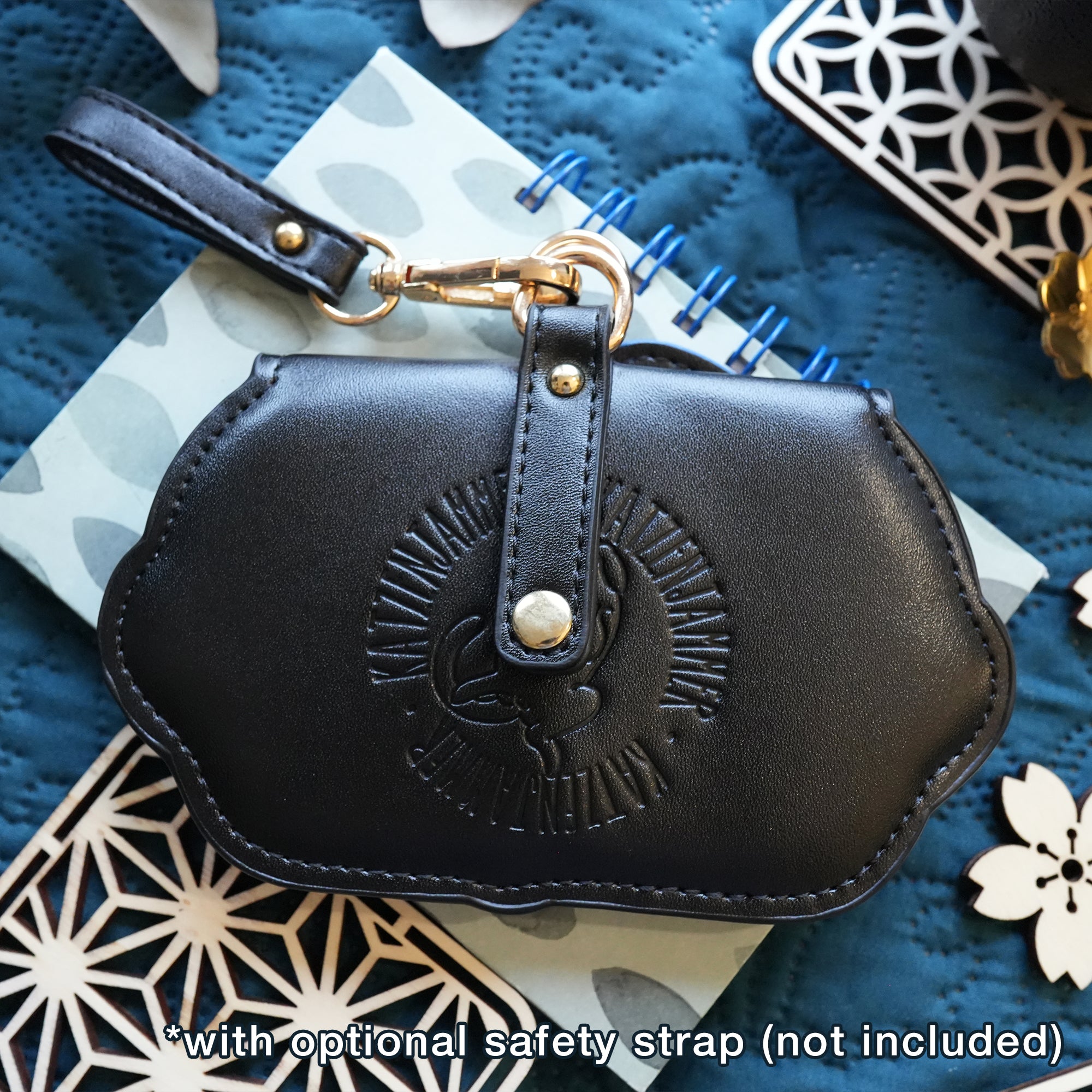 katzenjammerpins-feline-sardine-brillenhalter-standard-faltbar image 3