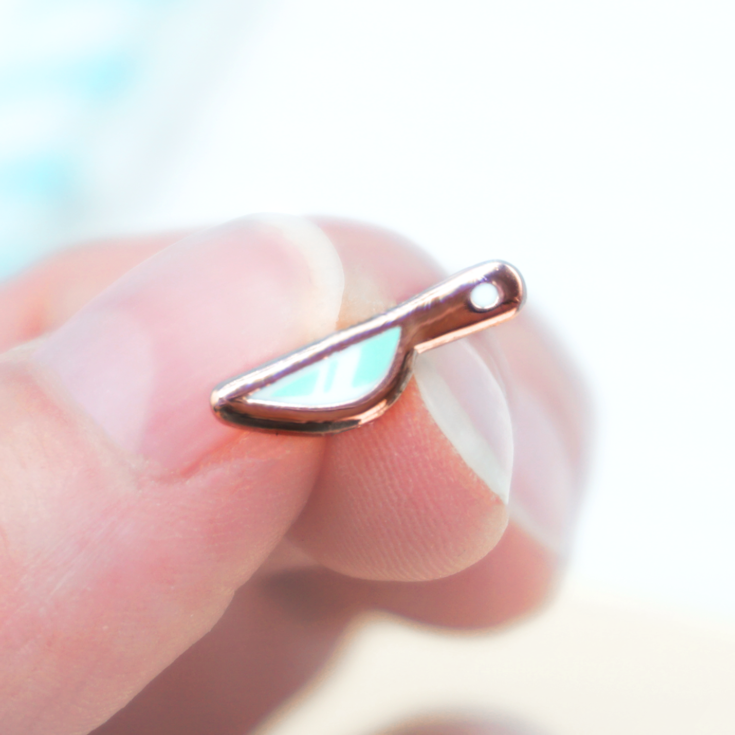 miamouz-tiny-knife-emaille-pin-mini-6x15mm-rosegold image 1