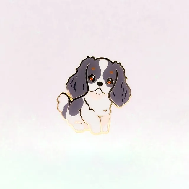 miamouz-cavalier-spaniel-emaille-pin-hund-black-tan image 1
