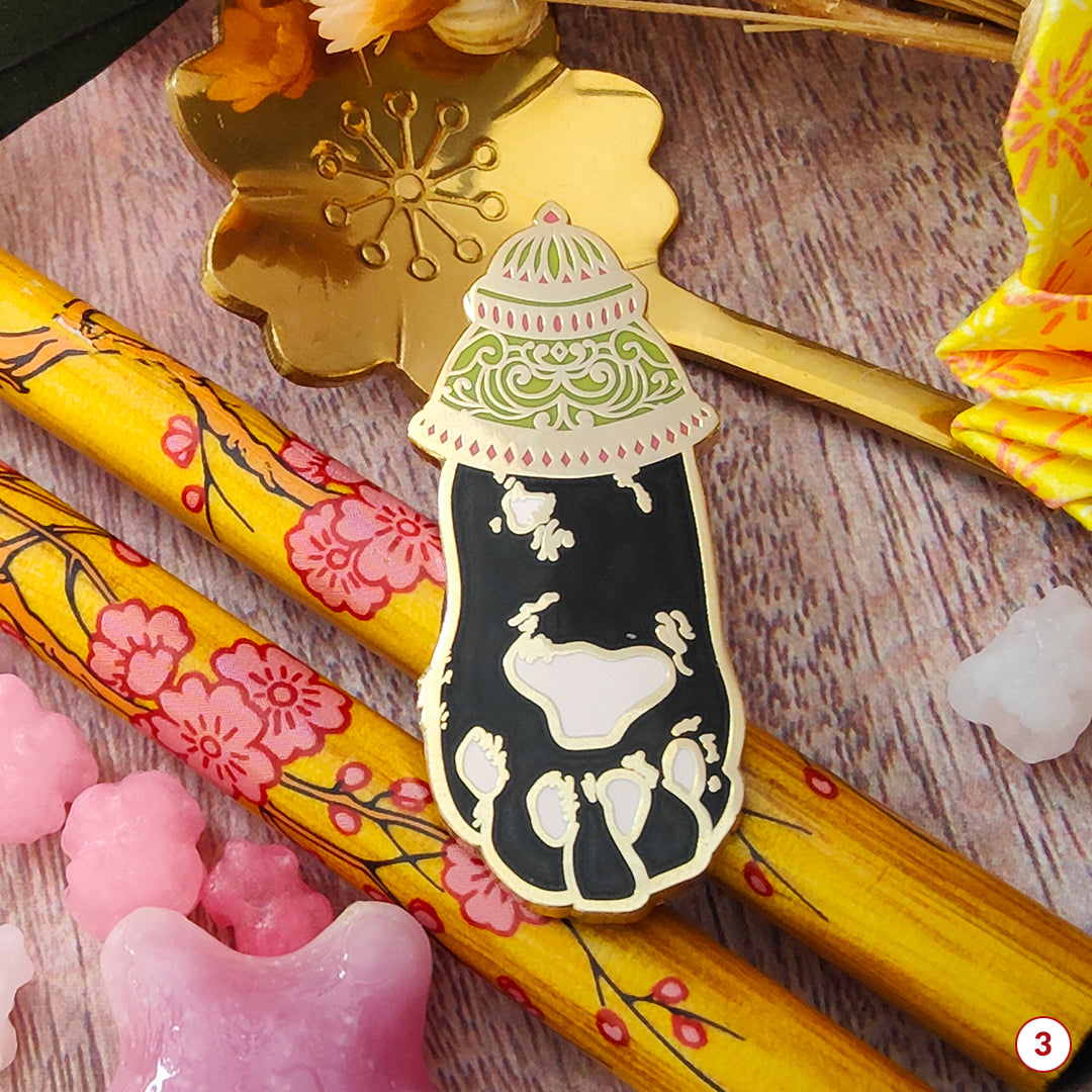 katzenjammerpins-cat-paw-bp241-60-emaille-pin-creme-gl-cksbringer image 4