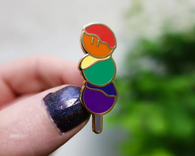 kabujiro-pride-dango-emaille-pin-gay-rainbow-40mm image 1