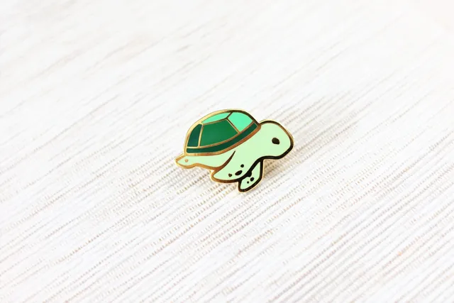 miamouz-enamel-pins-river-turtle-emaille-pin-gold-29mm image 1