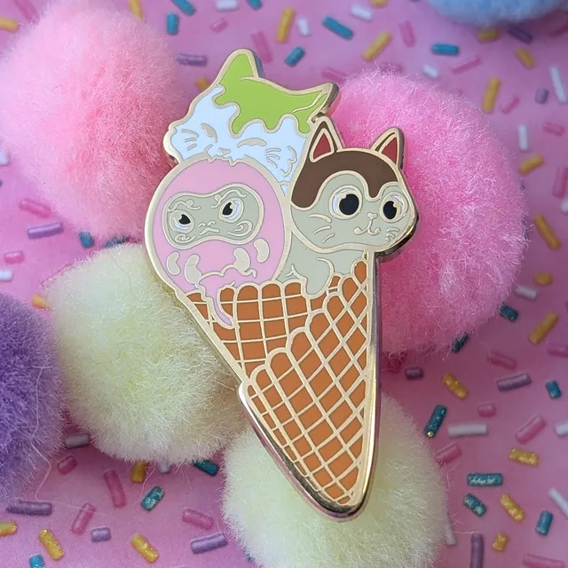 katzenjammerpins-ice-cream-trio-bp241-74-emaille-pin-gold-bunt image 1