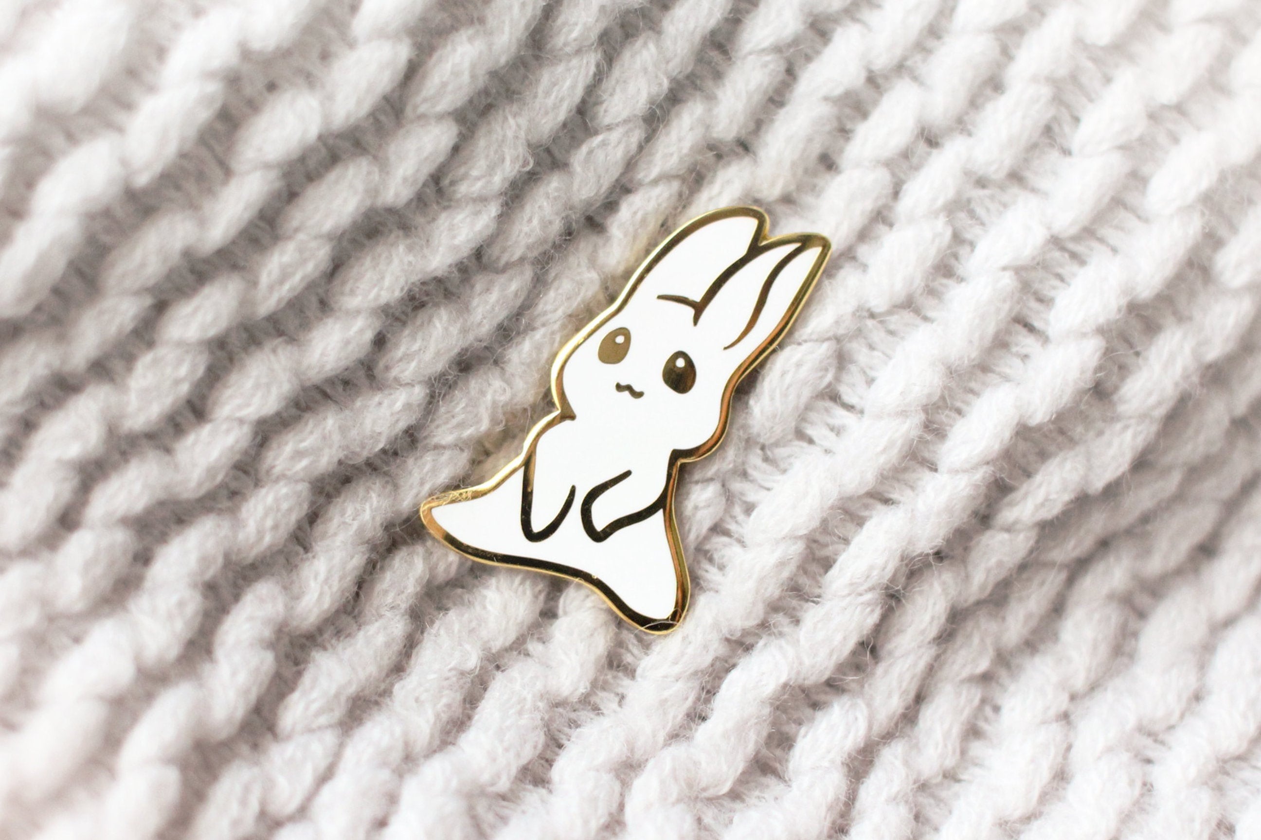 miamouz-enamel-pins-white-rabbit-emaille-pin-normal-quality image 1