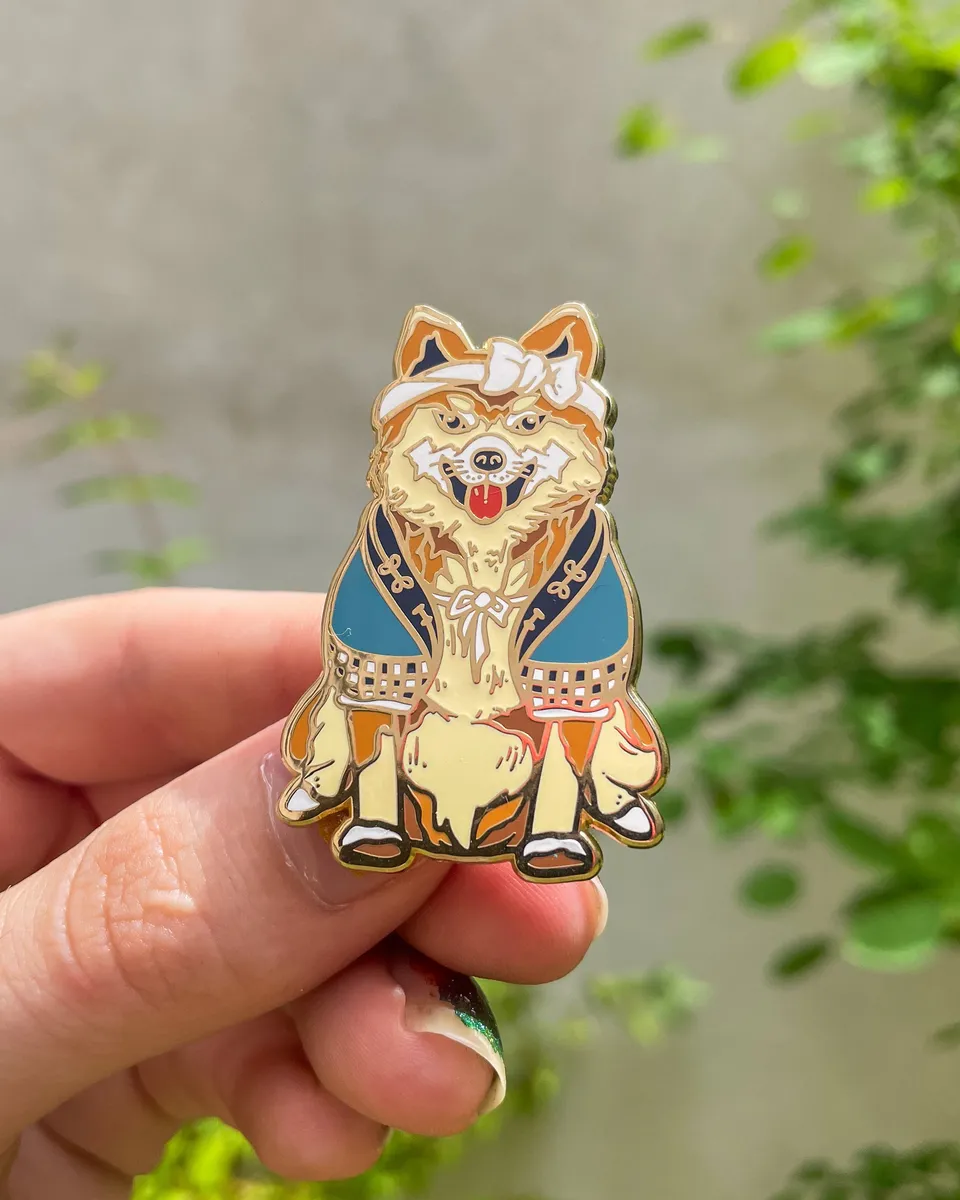 kabujiro-enamel-pins-shiba-inu-emaille-pin-koch-50-mm-gold image 1