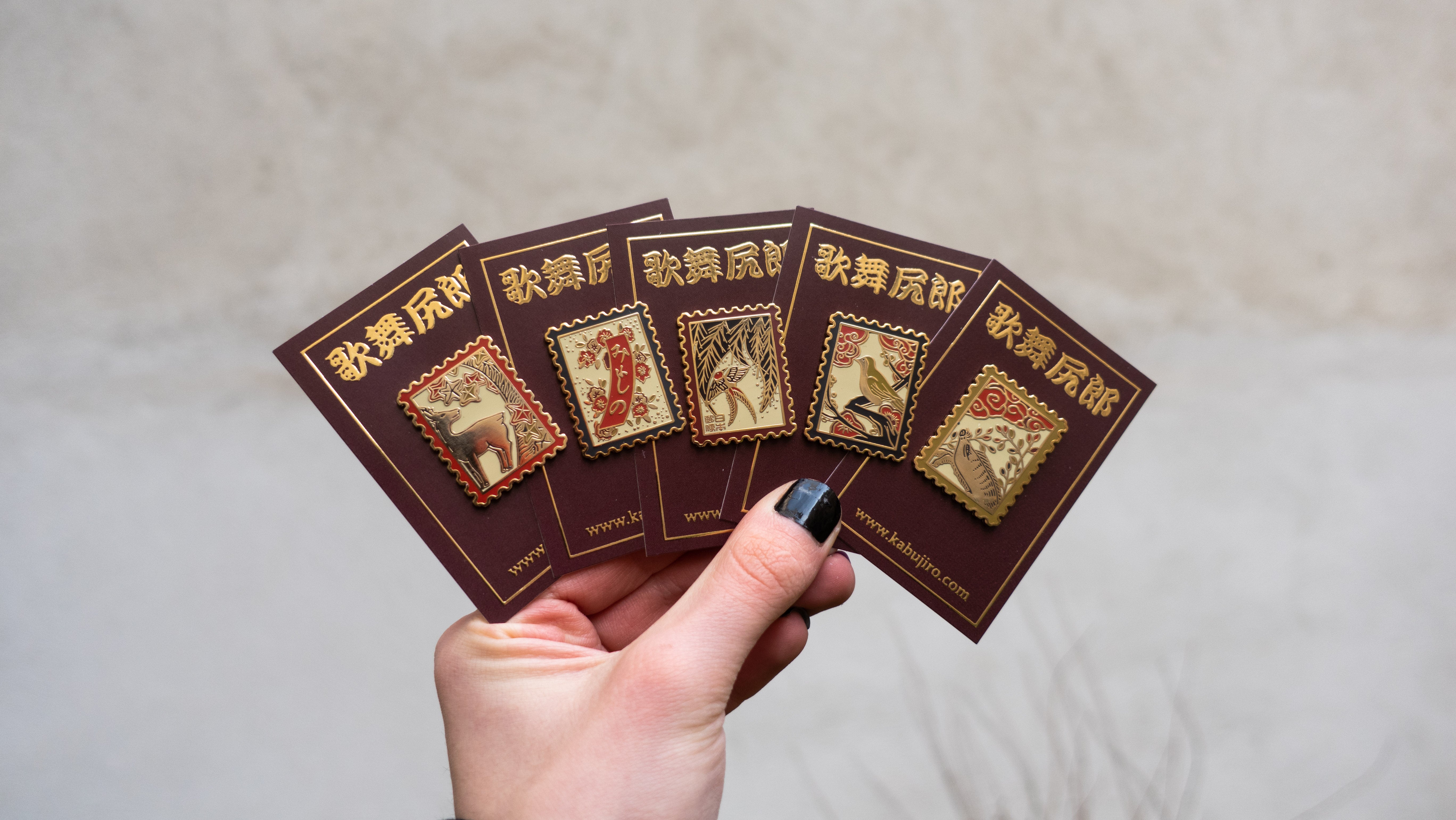 kabujiro-enamel-pins-hanafuda-stamp-emaille-pin-set-5er-gro image 1