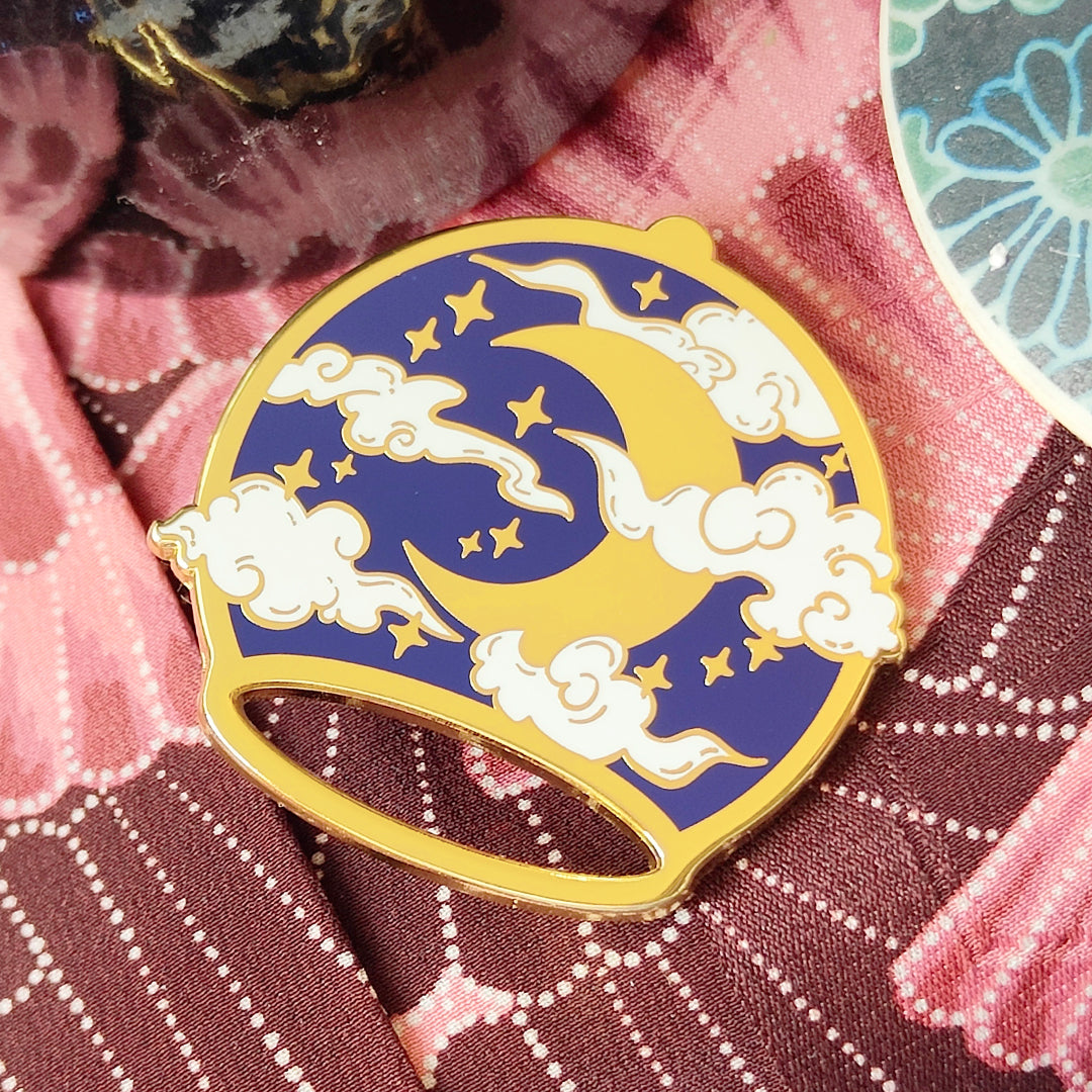 katzenjammerpins-moonshine-lamp-emaille-pin-blau-glitter image 2