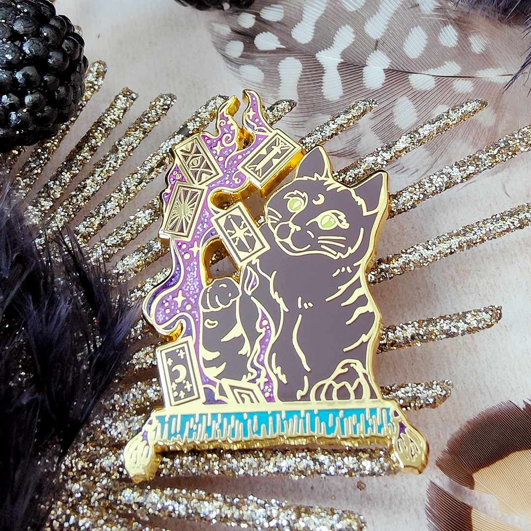 katzenjammerpins-fortune-cat-emaille-pin-schwarz-gold image 2