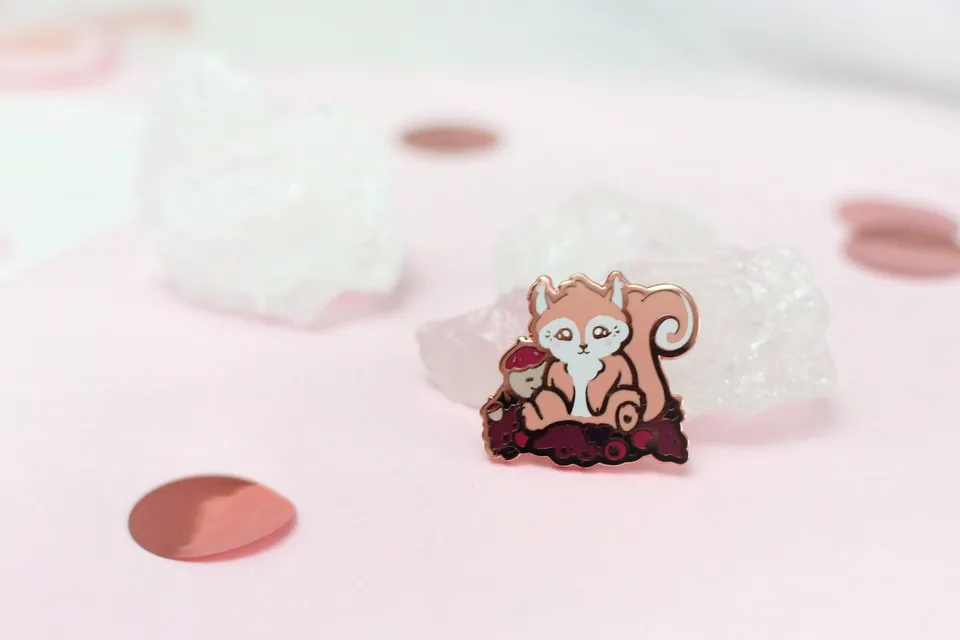 miamouz-eichh-rnchen-pin-hard-emaille-rosegold image 1