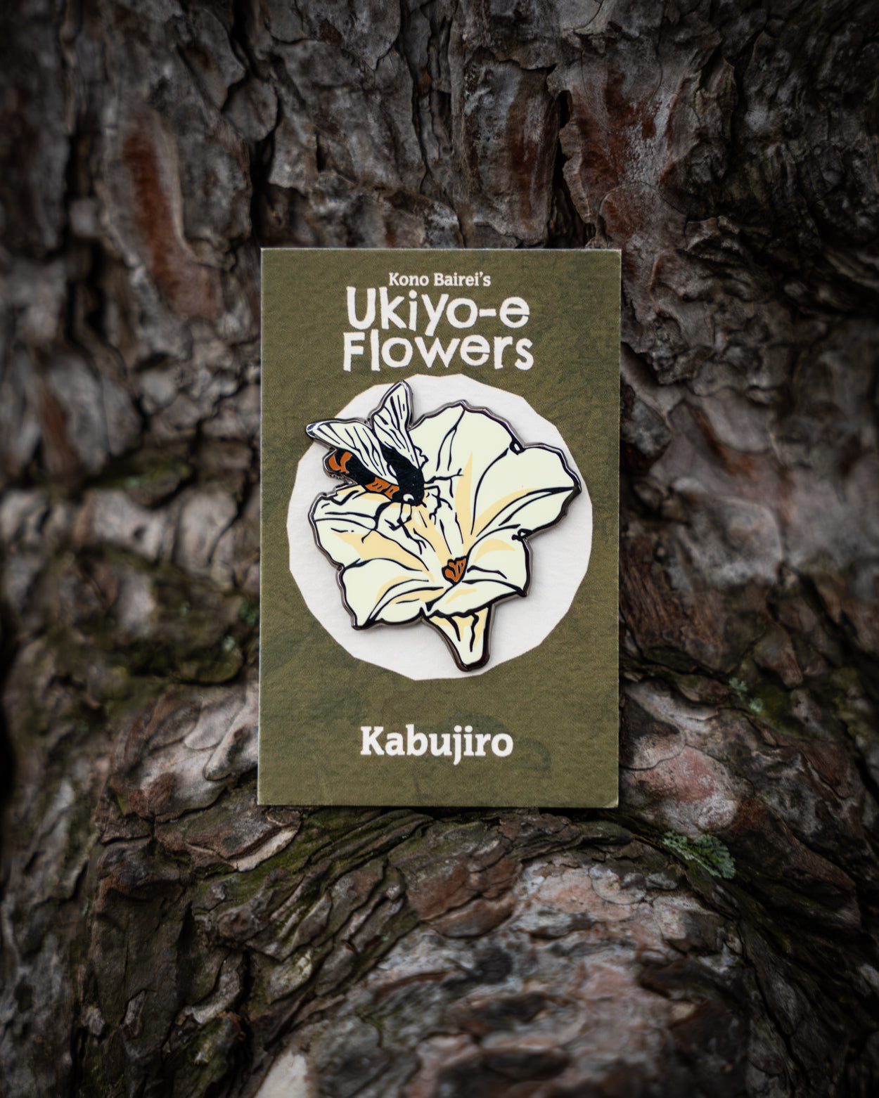 kabujiro-enamel-pins-pollinator-ukiyo-e-flower-enamel-pin-41x45mm image 1