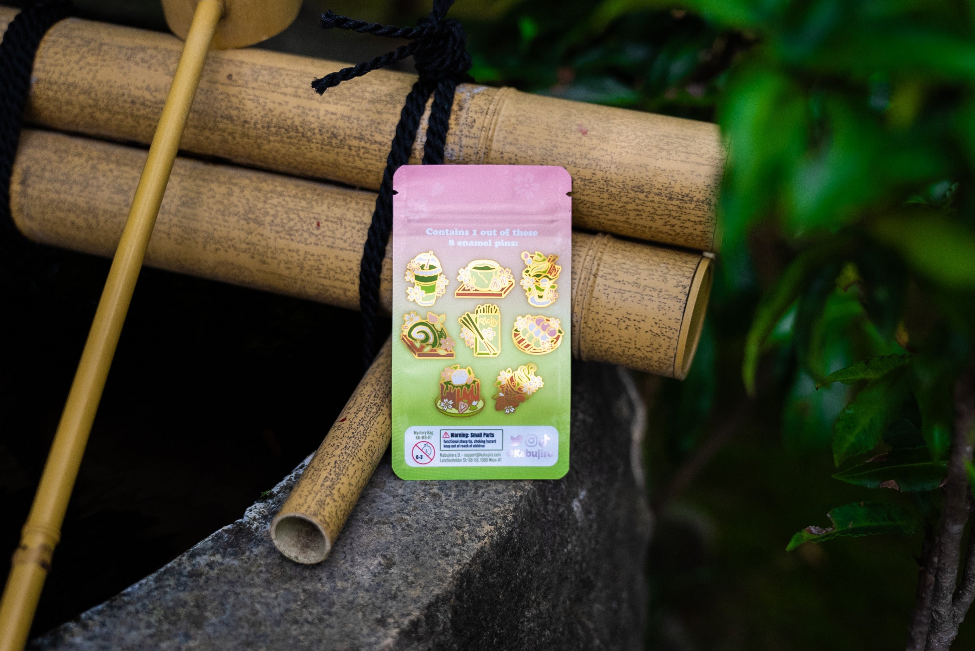 kabujiro-matcha-mystery-vol-1-emaille-pin-blind-bag-berraschung image 2