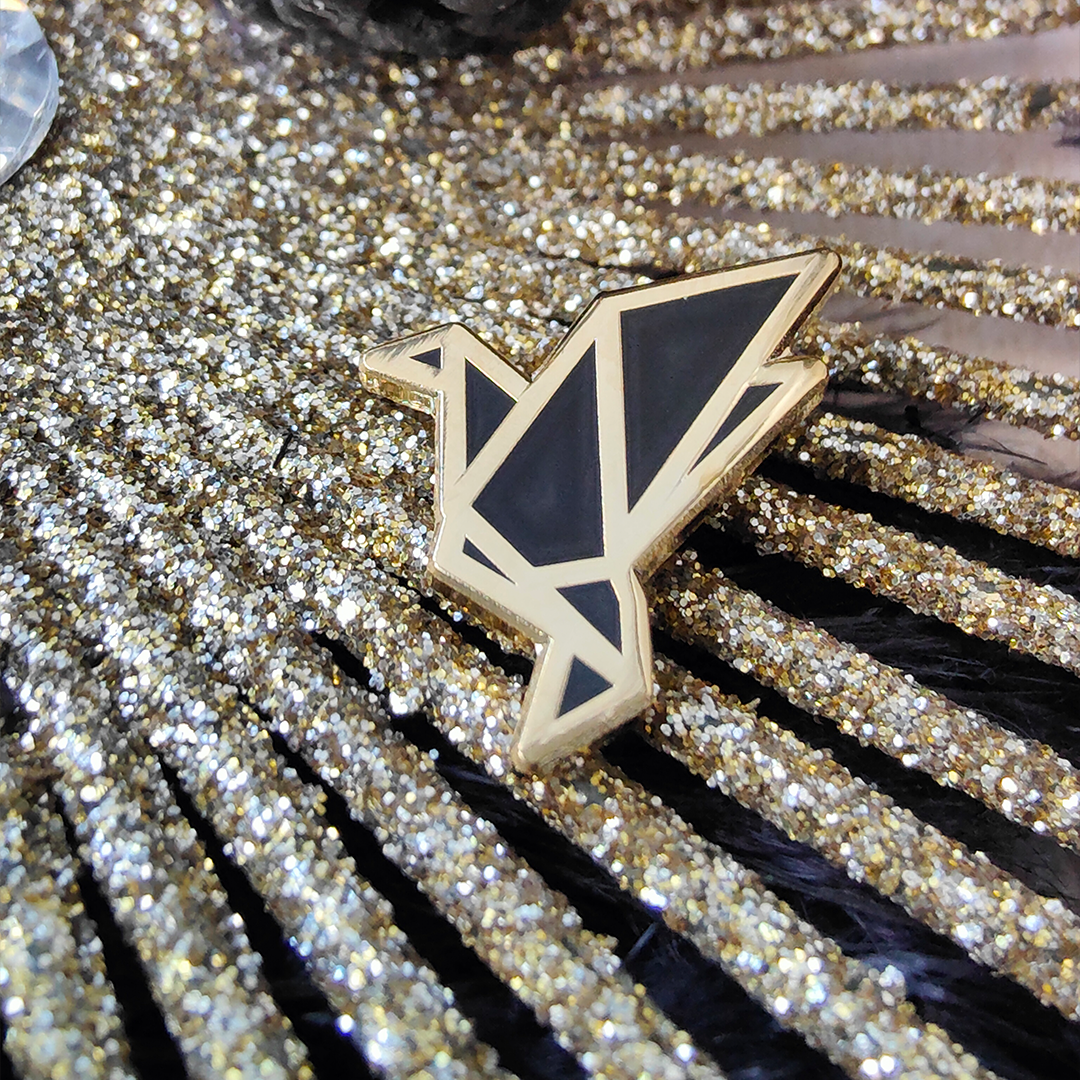 katzenjammerpins-origami-crane-emaille-pin-wei-standard image 2