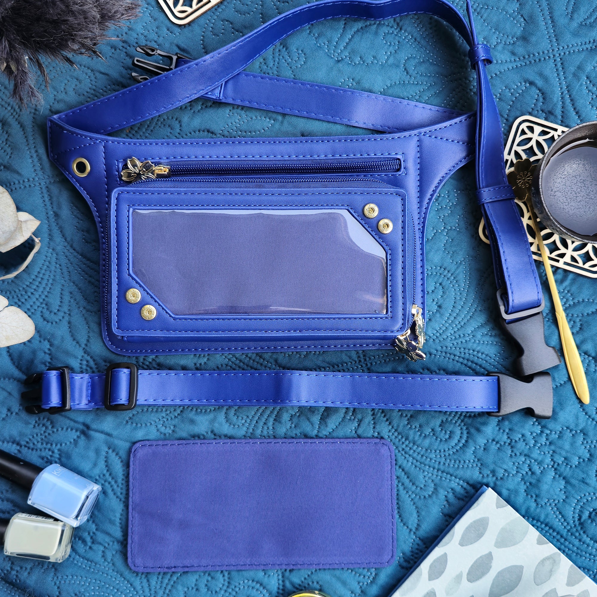 katzenjammerpins-ita-bag-blue-bauchtasche-f-r-pins-blau-fenster image 2