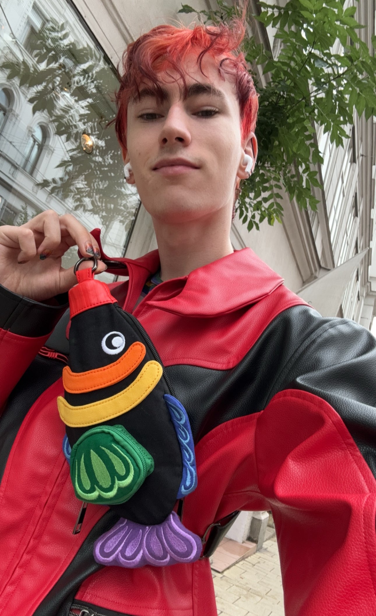 kabujiro-rainbow-soy-sauce-fish-crossbody-tasche image 2