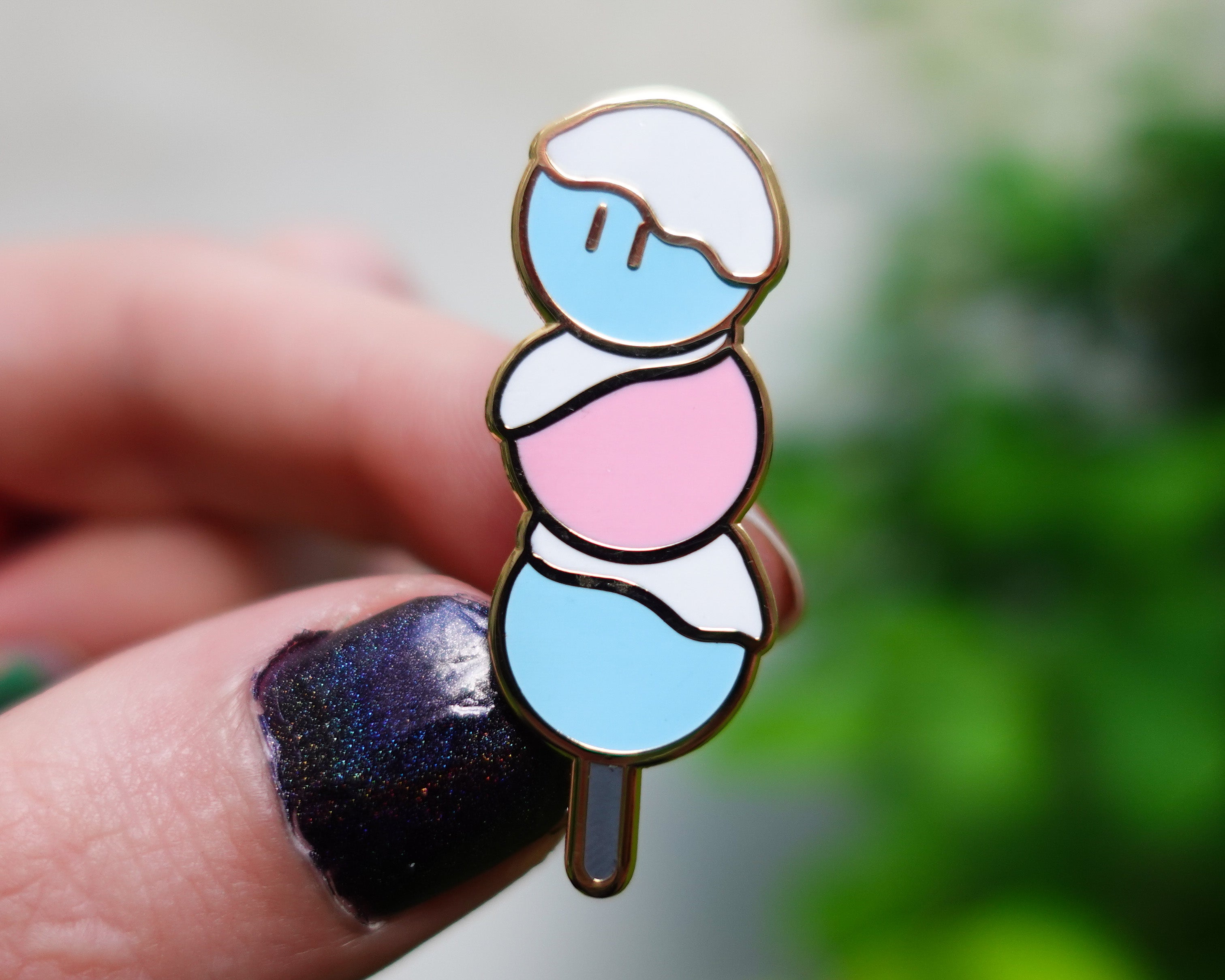kabujiro-pride-dango-emaille-pin-trans-40mm-gold image 1