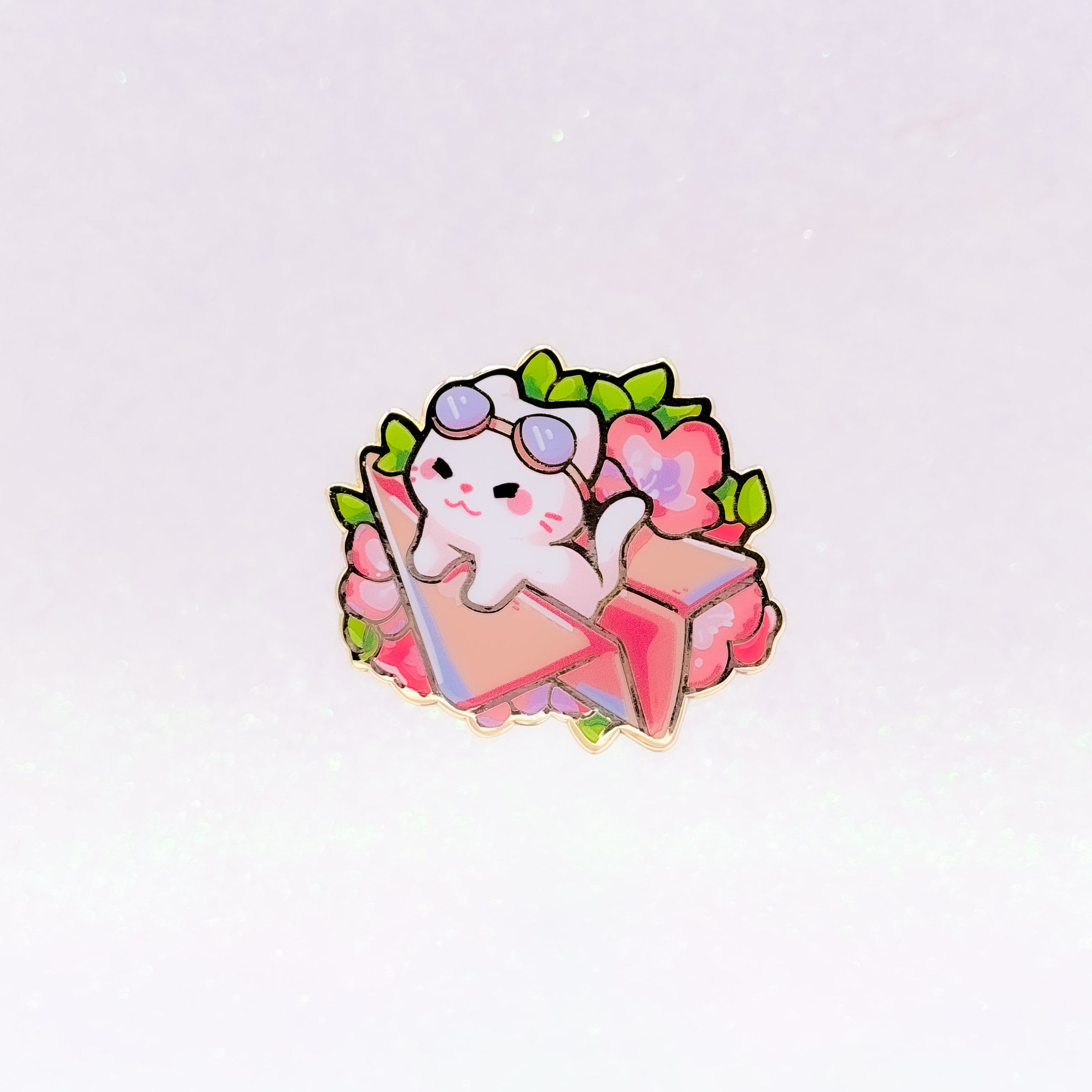 miamouz-white-kitty-papierflieger-emaille-pin-40-mm image 1