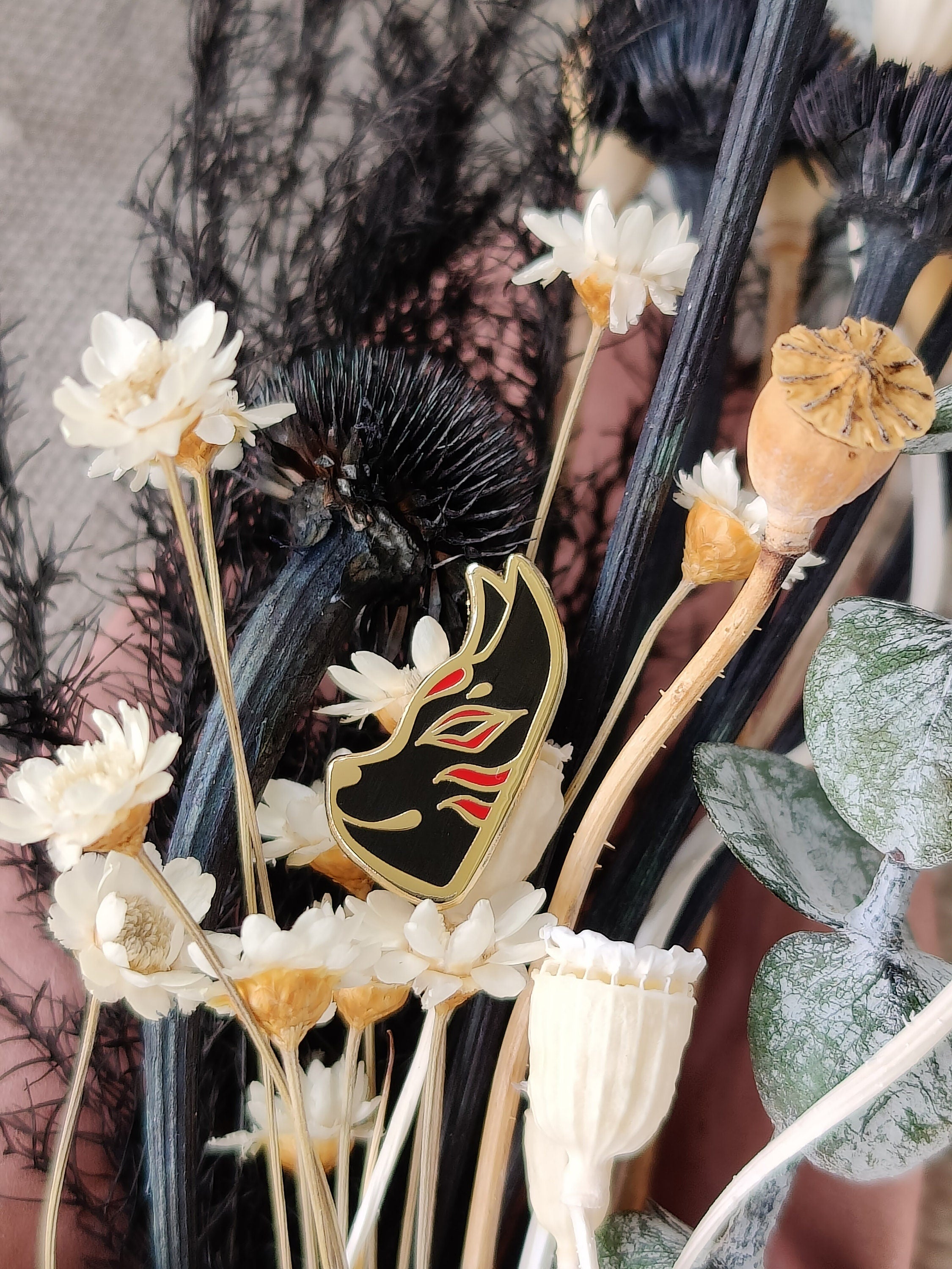 katzenjammerpins-kitsune-mask-pin-wei-hard-enamel image 6