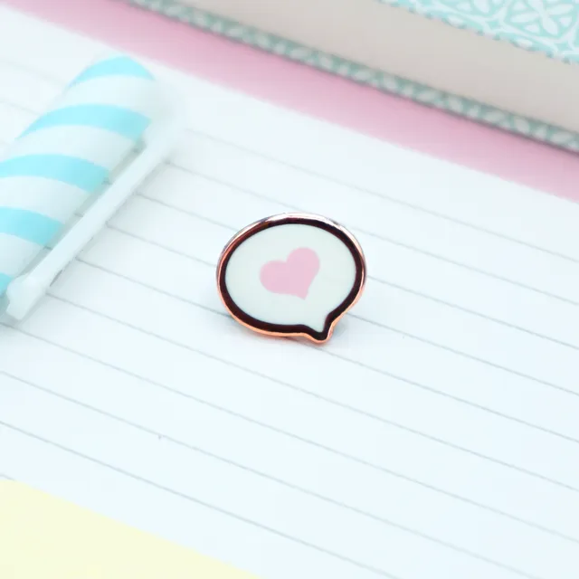 miamouz-love-heart-speech-bubble-emaille-pin-mini image 1