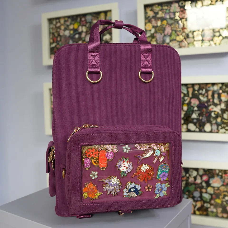 katzenjammerpins-ita-bag-rucksack-berry-front-pocket-silber image 1