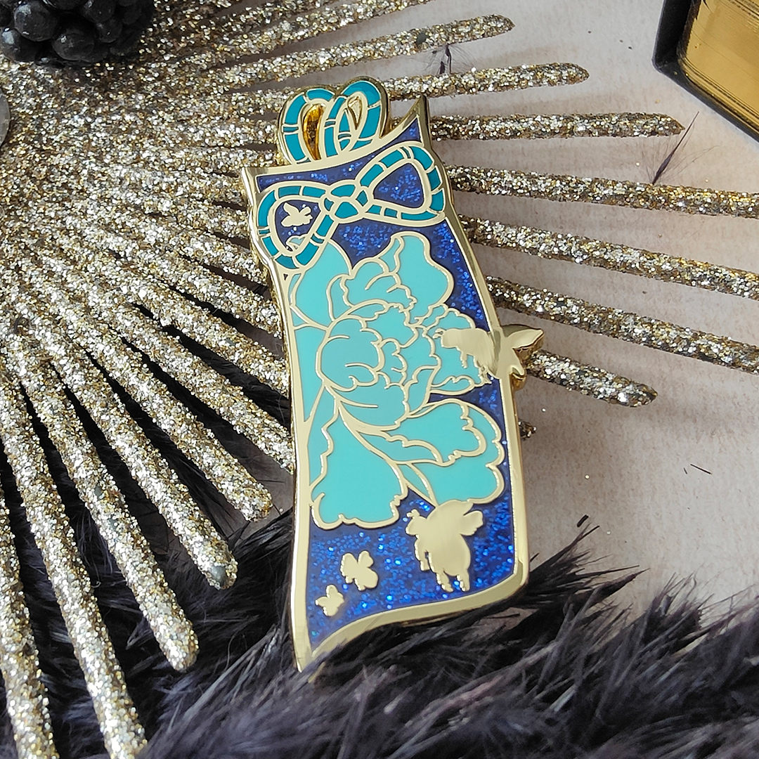 katzenjammerpins-bee-you-charm-bp241-18-pin-blau-glitzer image 2