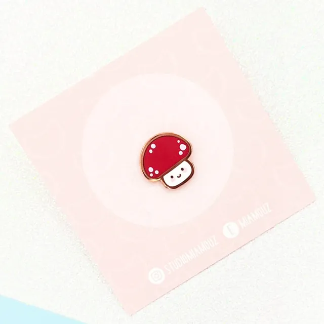 miamouz-tiny-happy-mushroom-emaille-pin-14mm-rot image 1