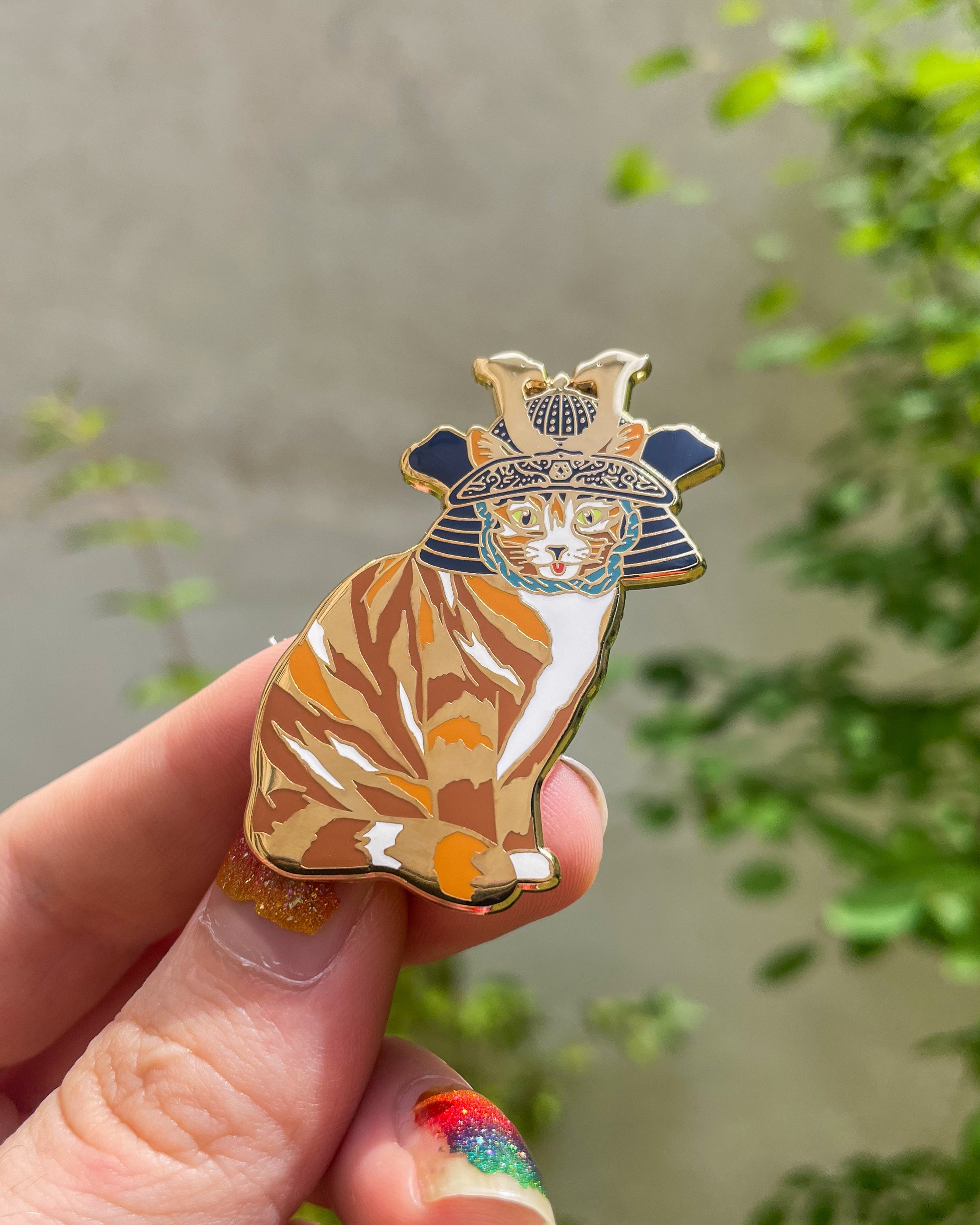 kabujiro-samurai-cat-emaille-pin-katze-50mm image 1