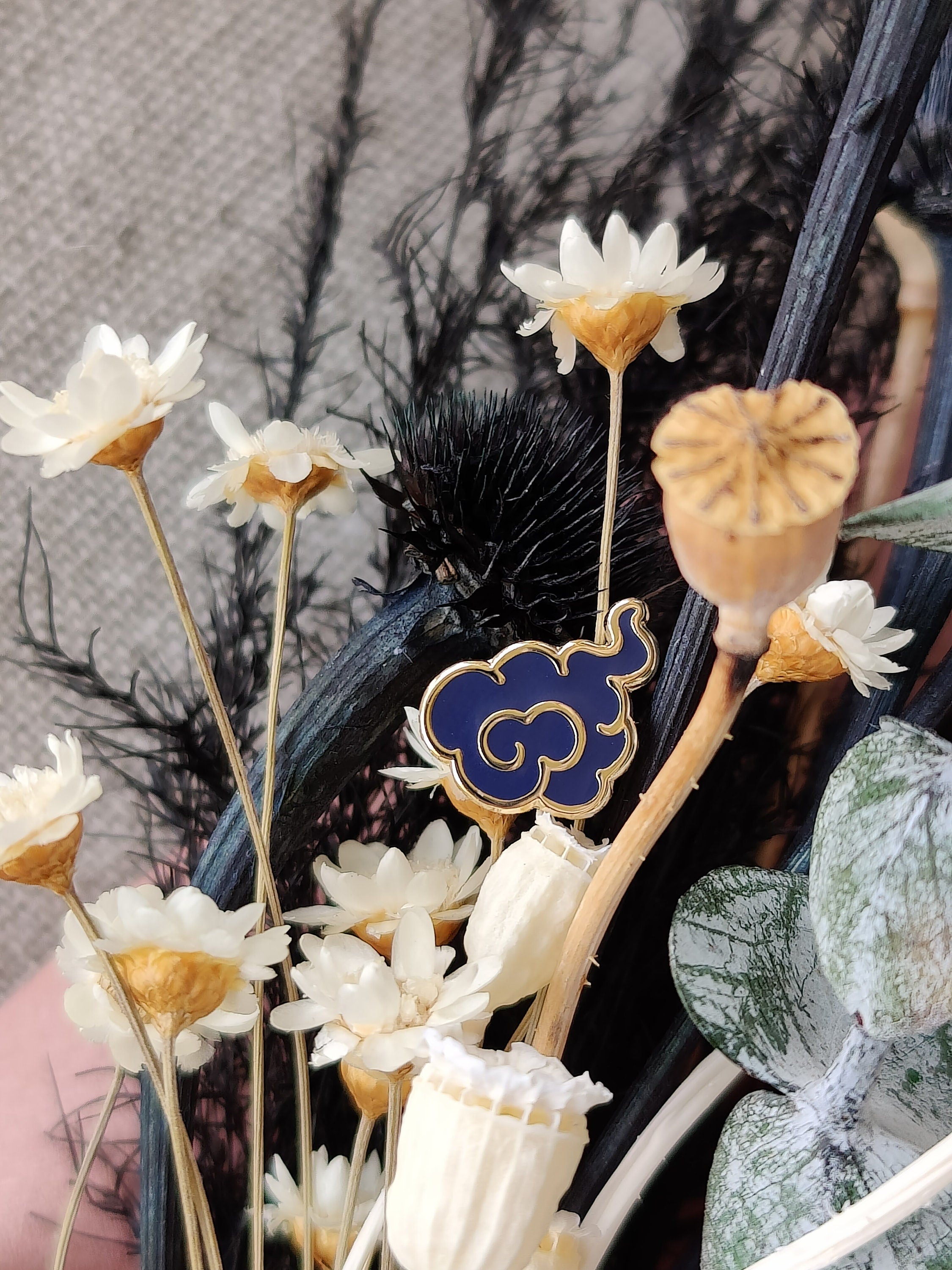 katzenjammerpins-sinful-seven-cloud-minipin-emaille-pin-day image 3