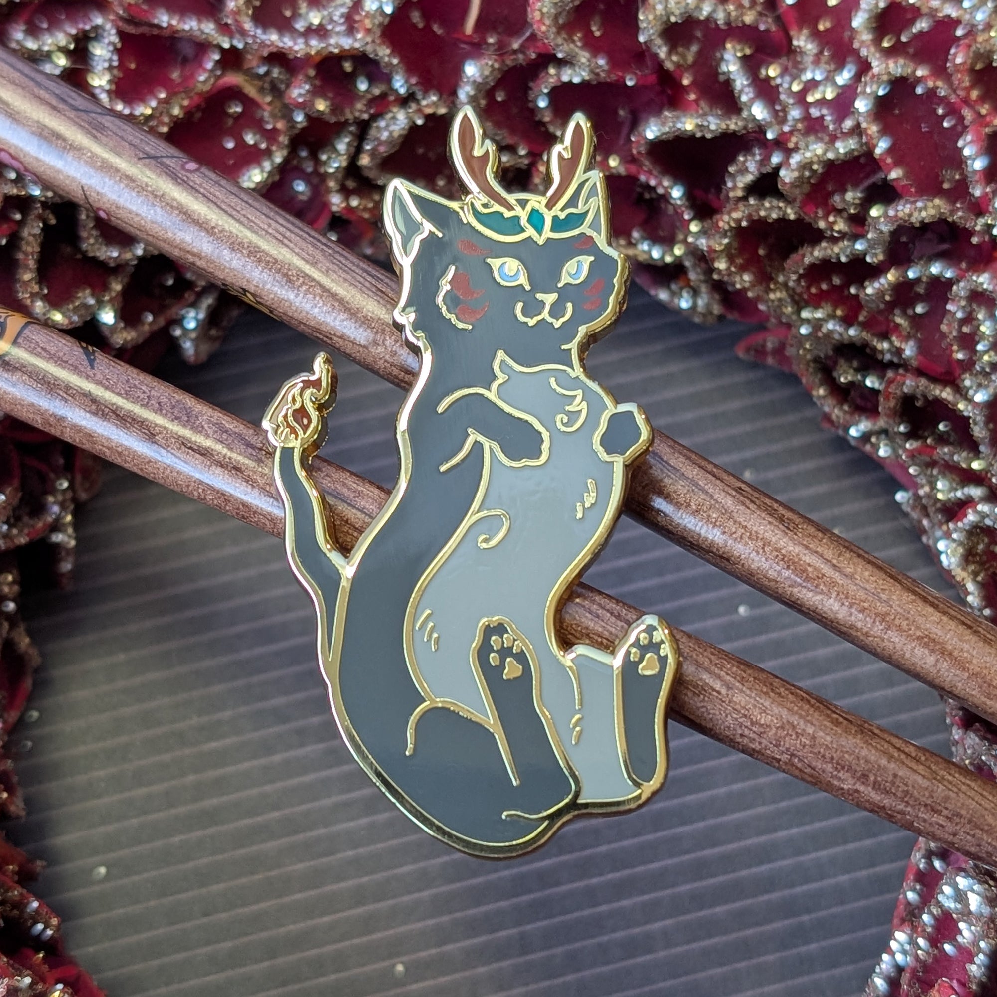 katzenjammerpins-kitsune-mystery-long-cats-emaille-pin image 8