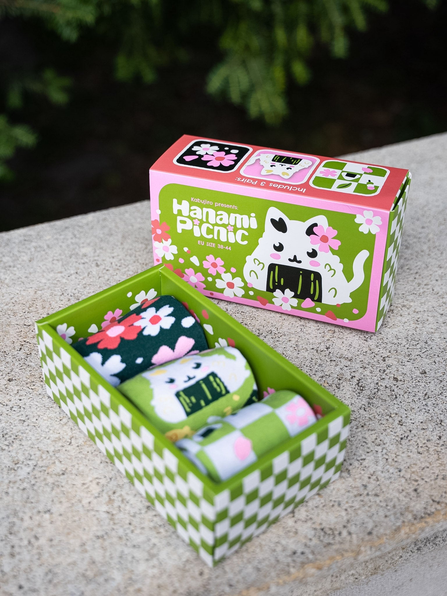 kabujiro-hanami-picnic-socken-geschenkbox-baumwolle-eu-37-43 image 3