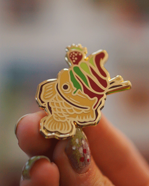 kabujiro-strawberry-matcha-taiyaki-emaille-pin-43mm image 1
