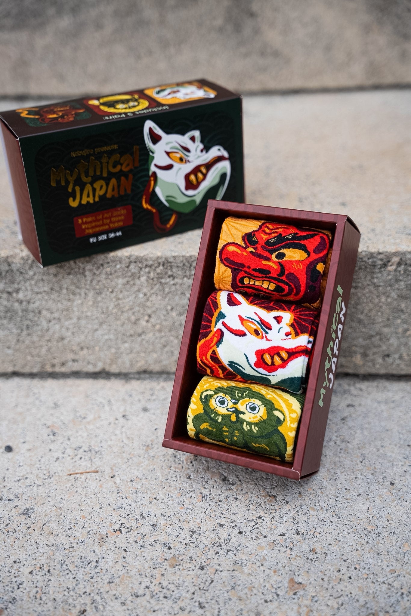 kabujiro-mythical-japan-yokai-socken-geschenkbox-37-43 image 3