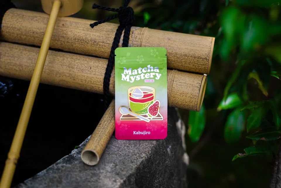 kabujiro-matcha-mystery-vol-2-emaille-pin-blind-bag image 1
