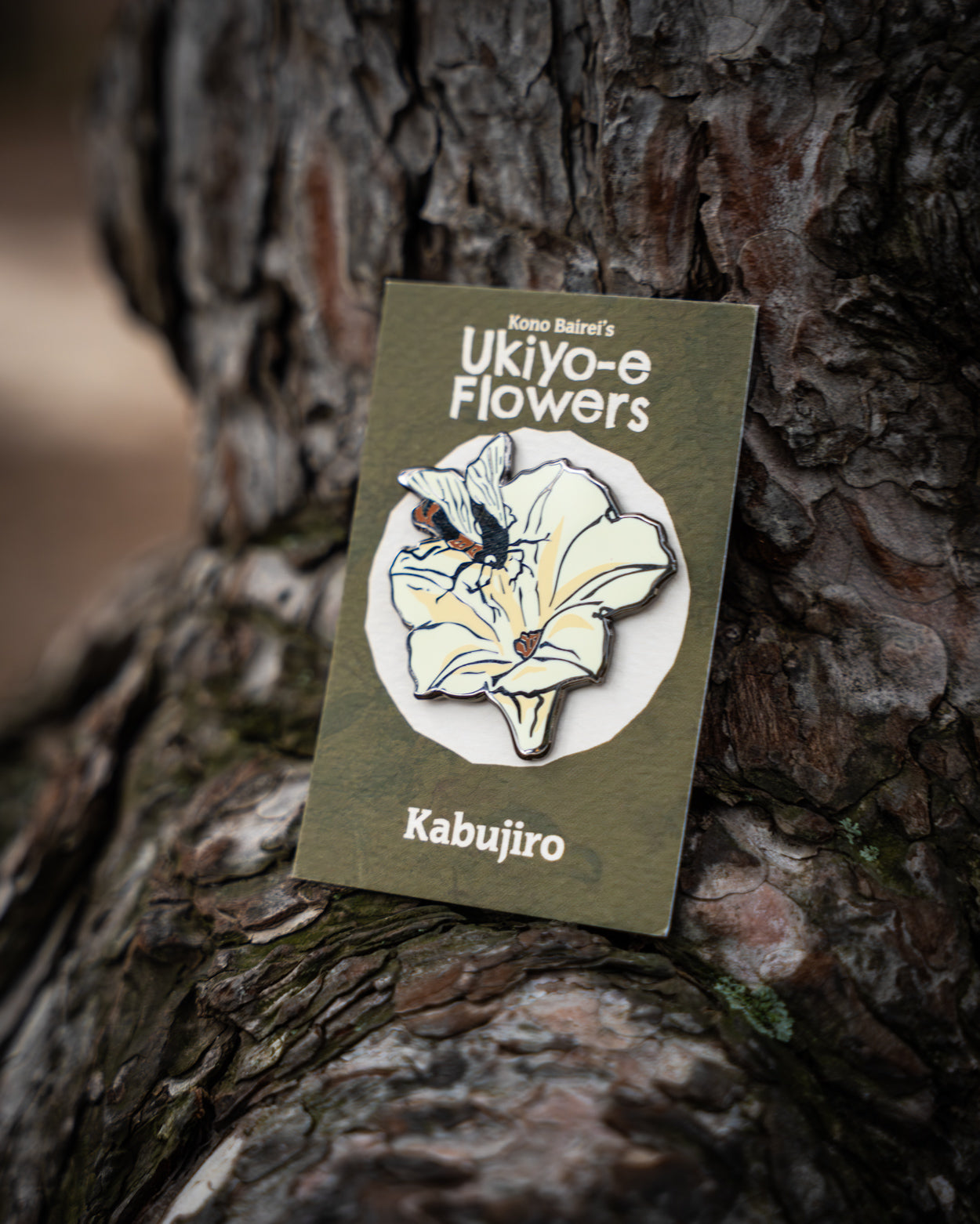 kabujiro-enamel-pins-pollinator-ukiyo-e-flower-enamel-pin-41x45mm image 2
