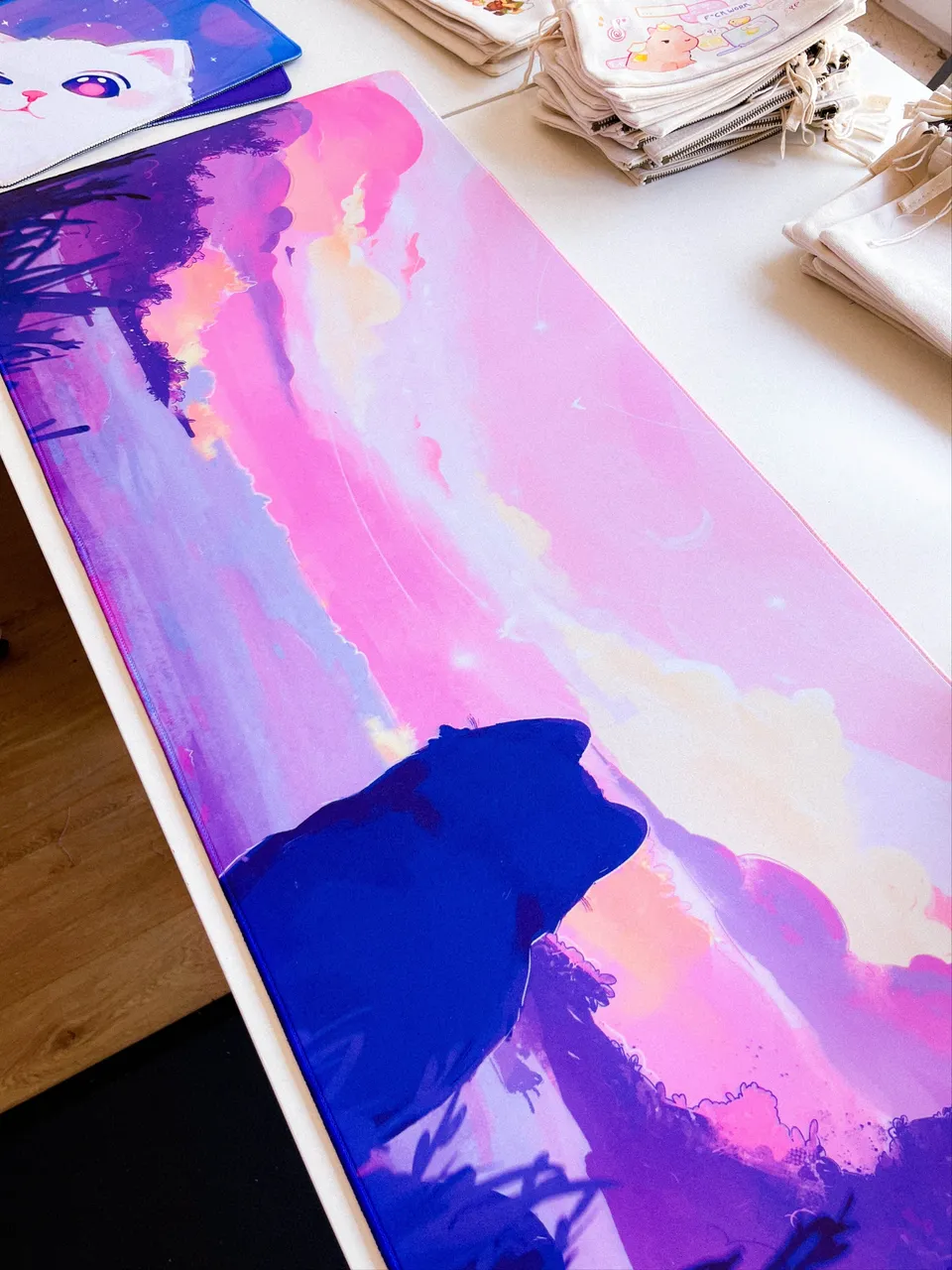 miamouz-dreamy-fairy-tale-mauspad-katze-90x40-cm image 1