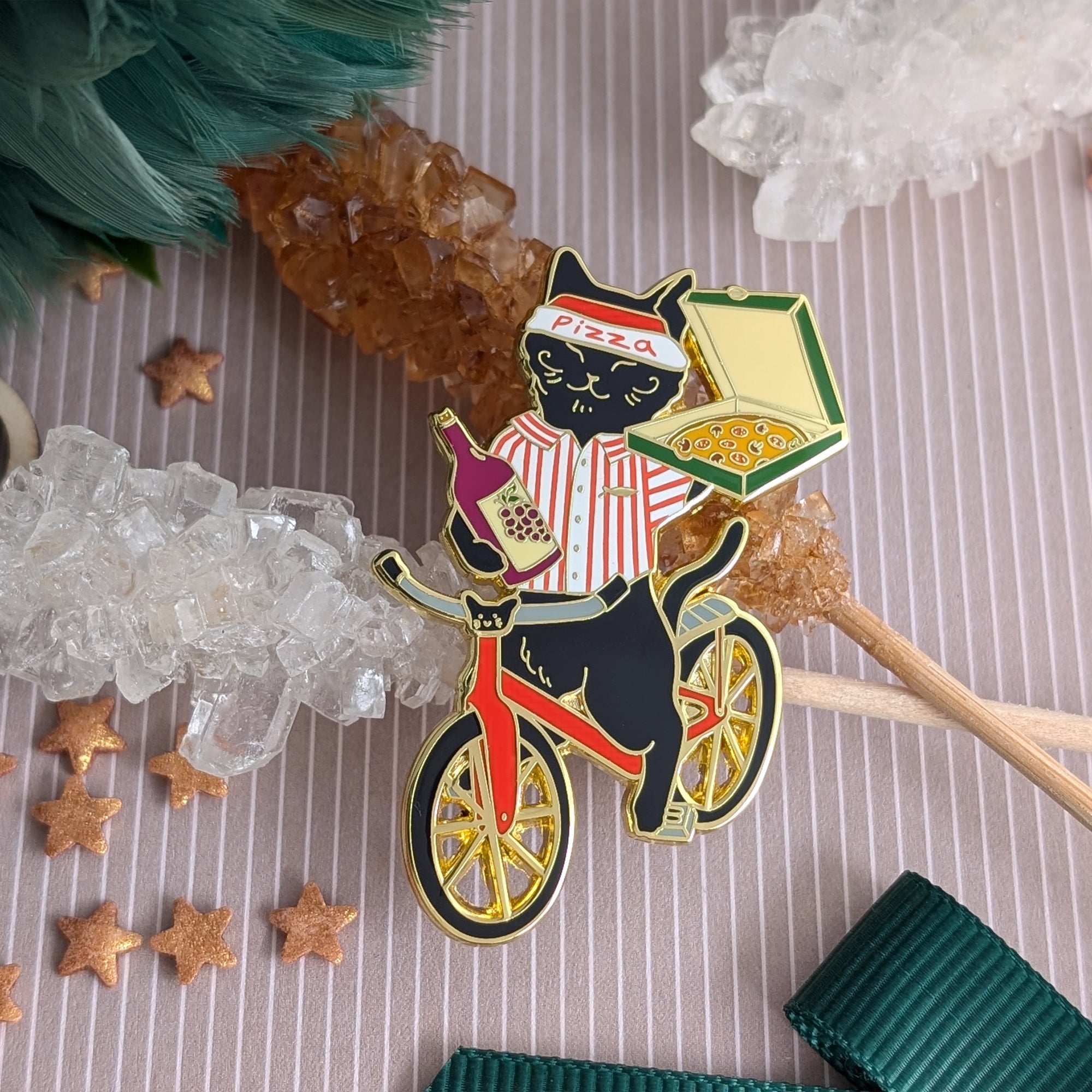 katzenjammerpins-pizza-cat-pin-katze-emaille-gold-samurai-helm image 3