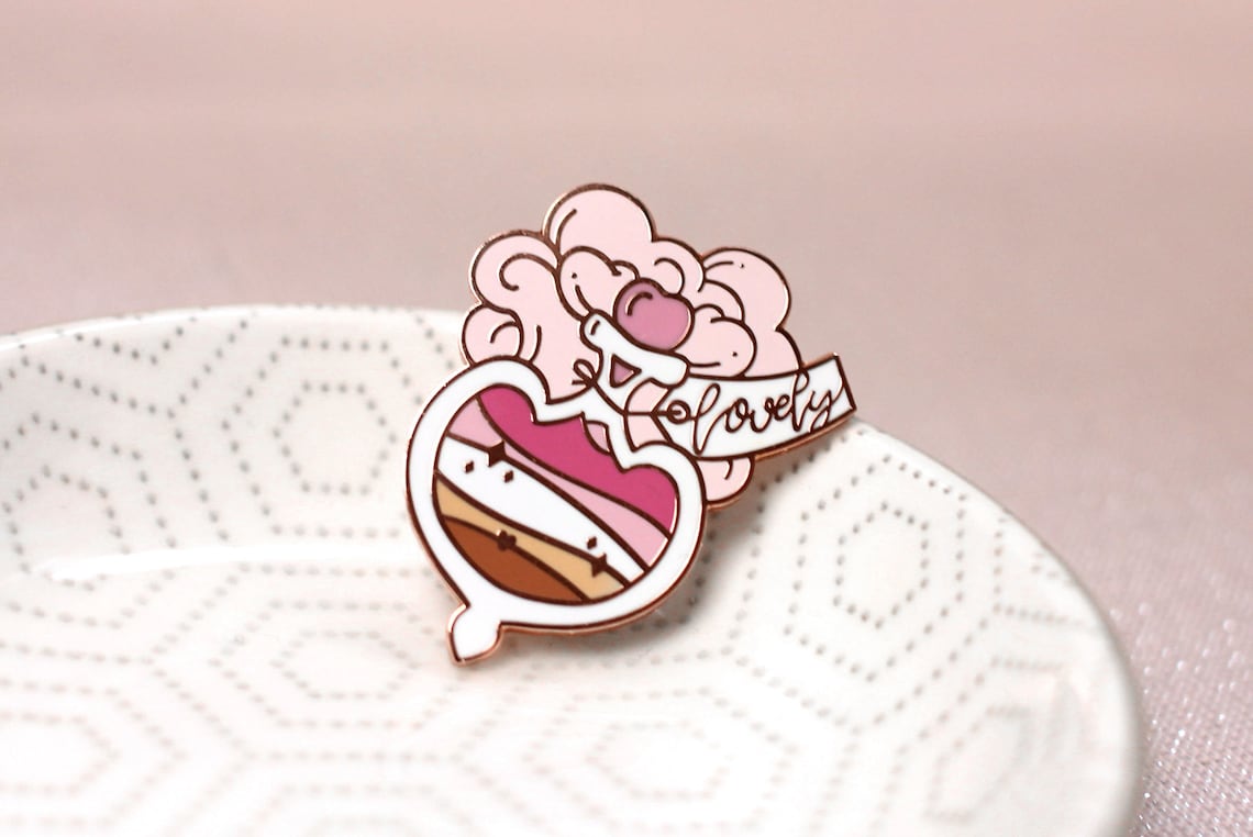 miamouz-pride-potion-emaille-pin-lesbian-flag-30x38mm image 6