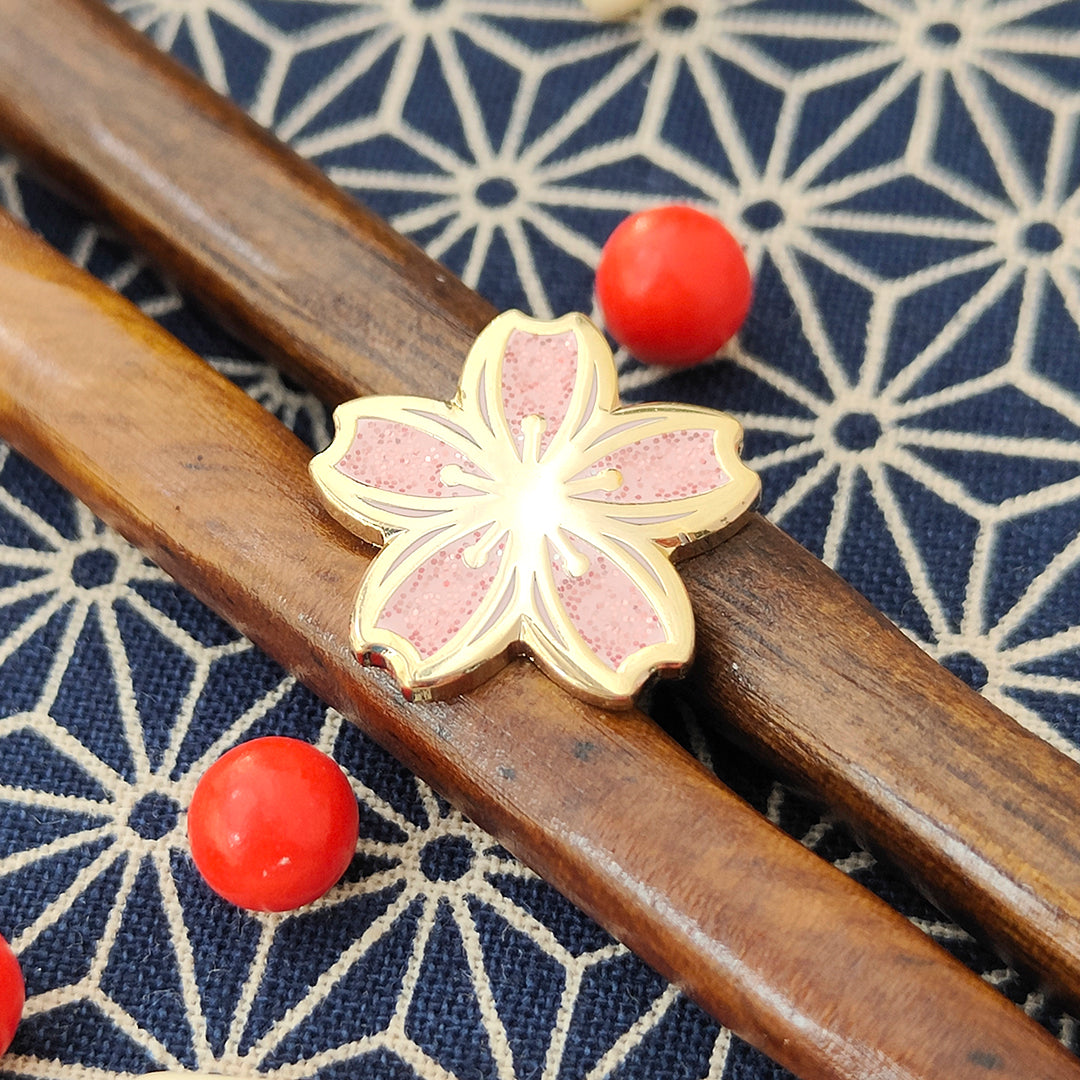 katzenjammerpins-sakura-mini-pin-rosa-kirschbl-te-gold image 7