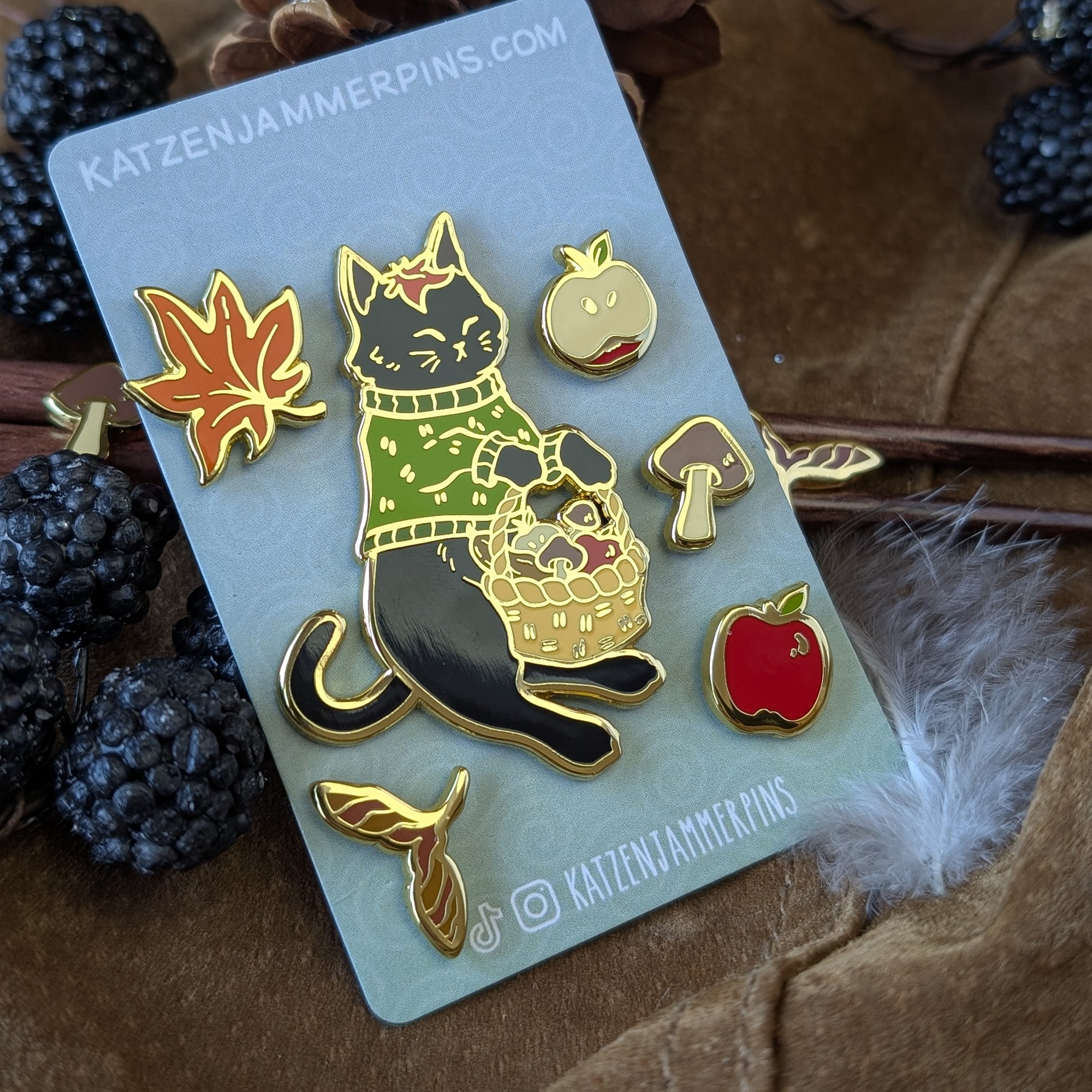 katzenjammerpins-mushroom-mini-pin-emaille-pin-a-grade image 3