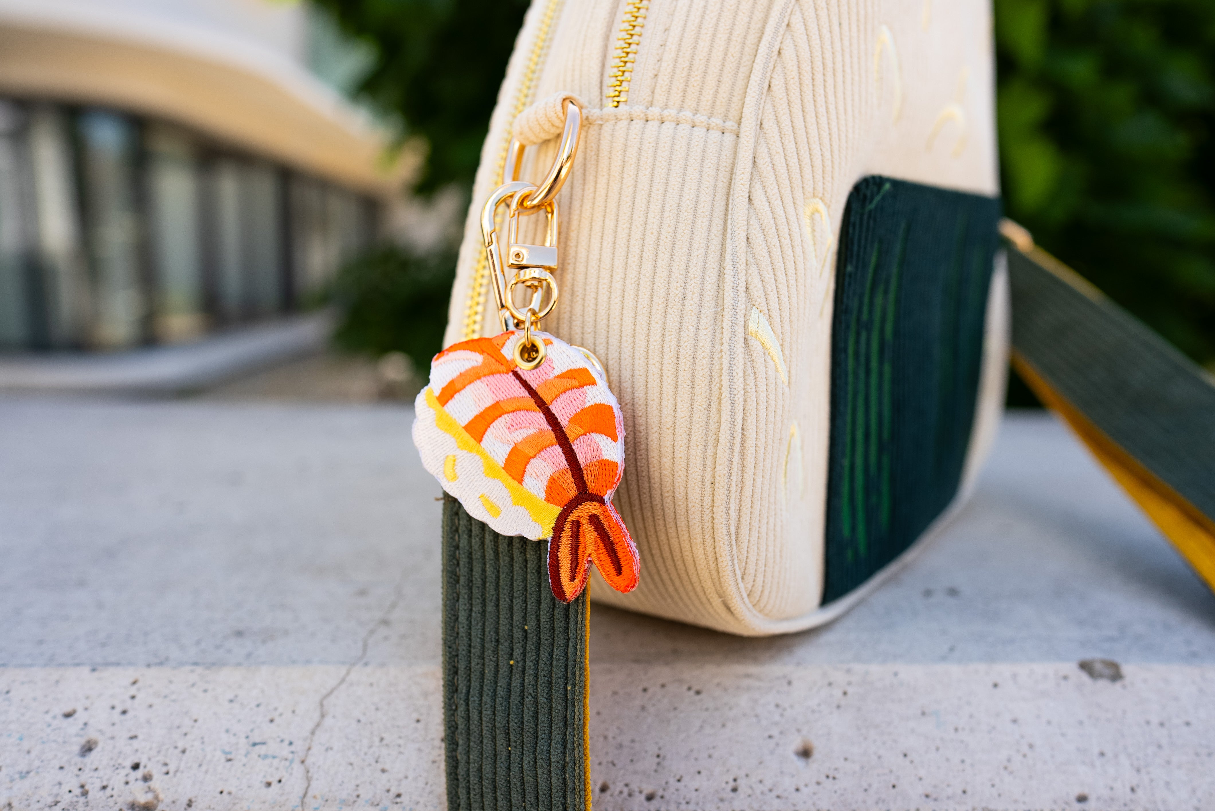 kabujiro-ebi-sushi-stick-charm-anh-nger-goldverschluss image 2