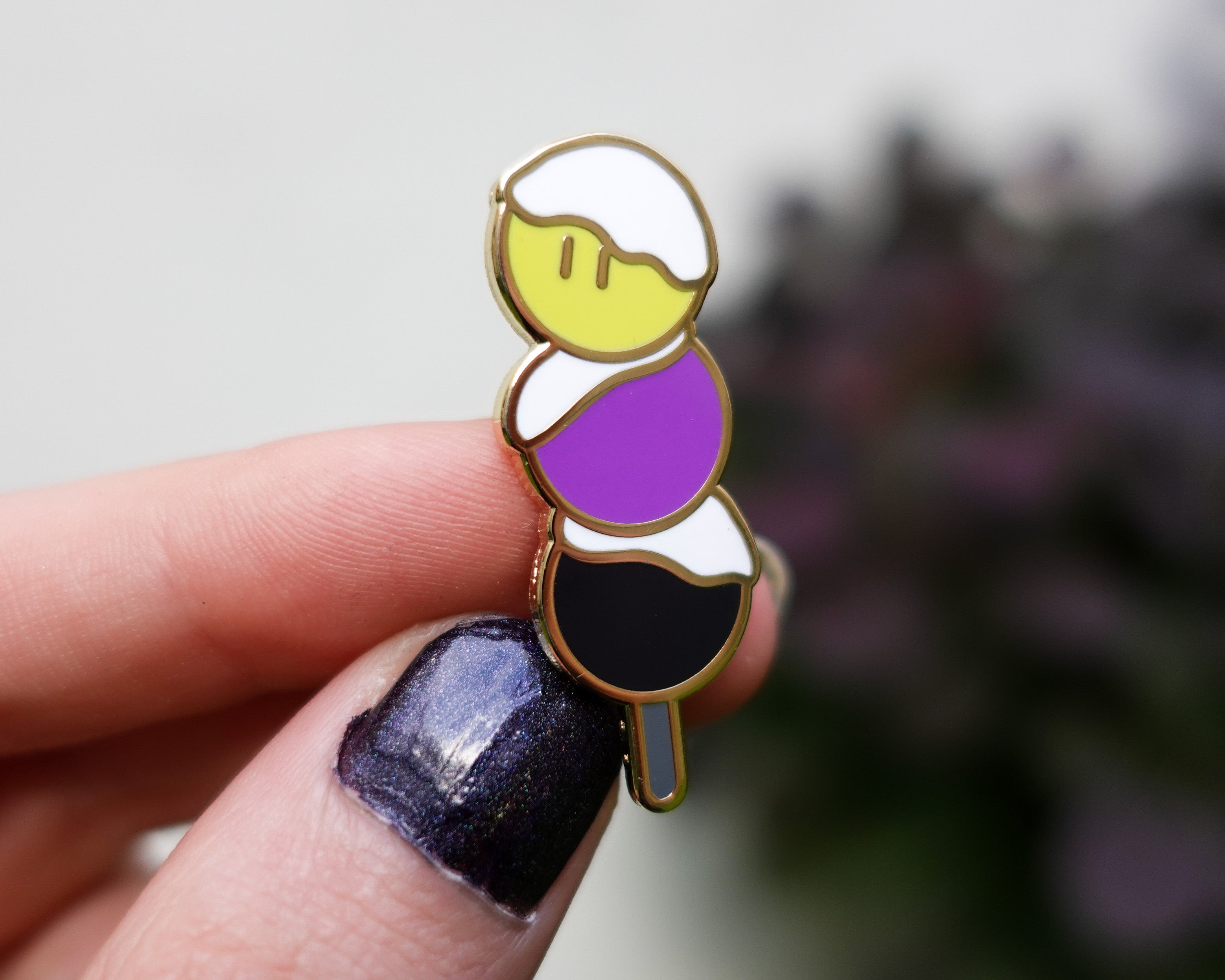kabujiro-enamel-pins-pride-dango-emaille-pin-non-binary image 3