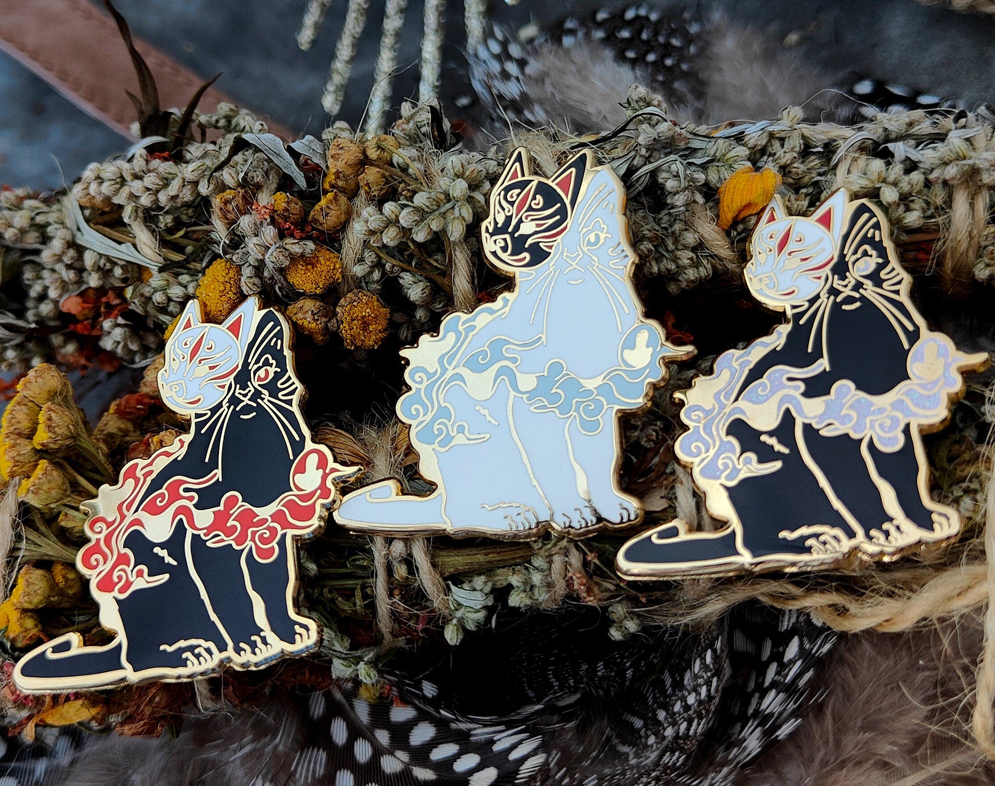 katzenjammerpins-catsune-ninja-cat-emaille-pin-schwarz image 1