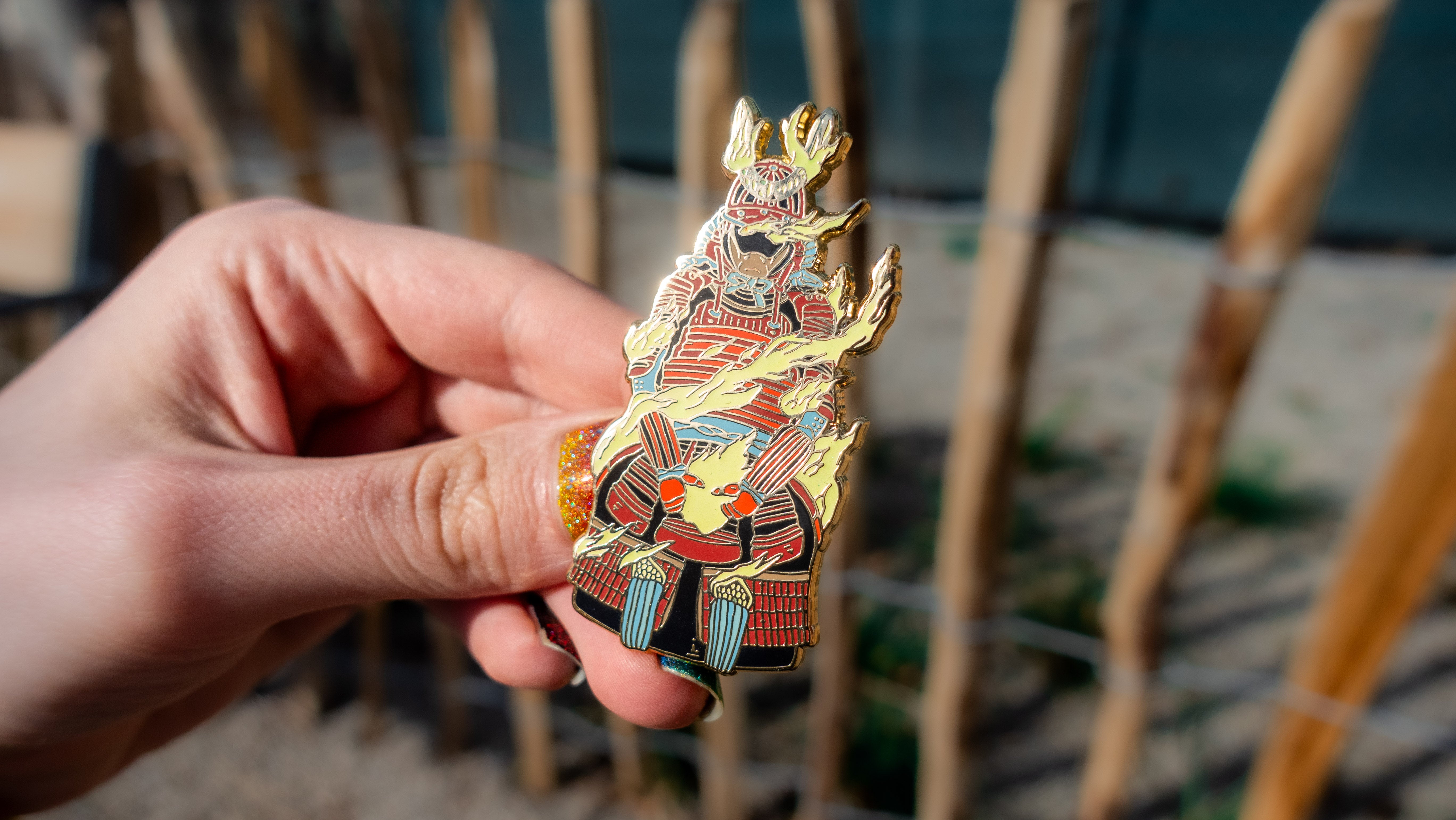 kabujiro-shrine-samurai-armour-emaille-pin-65mm-glow image 2