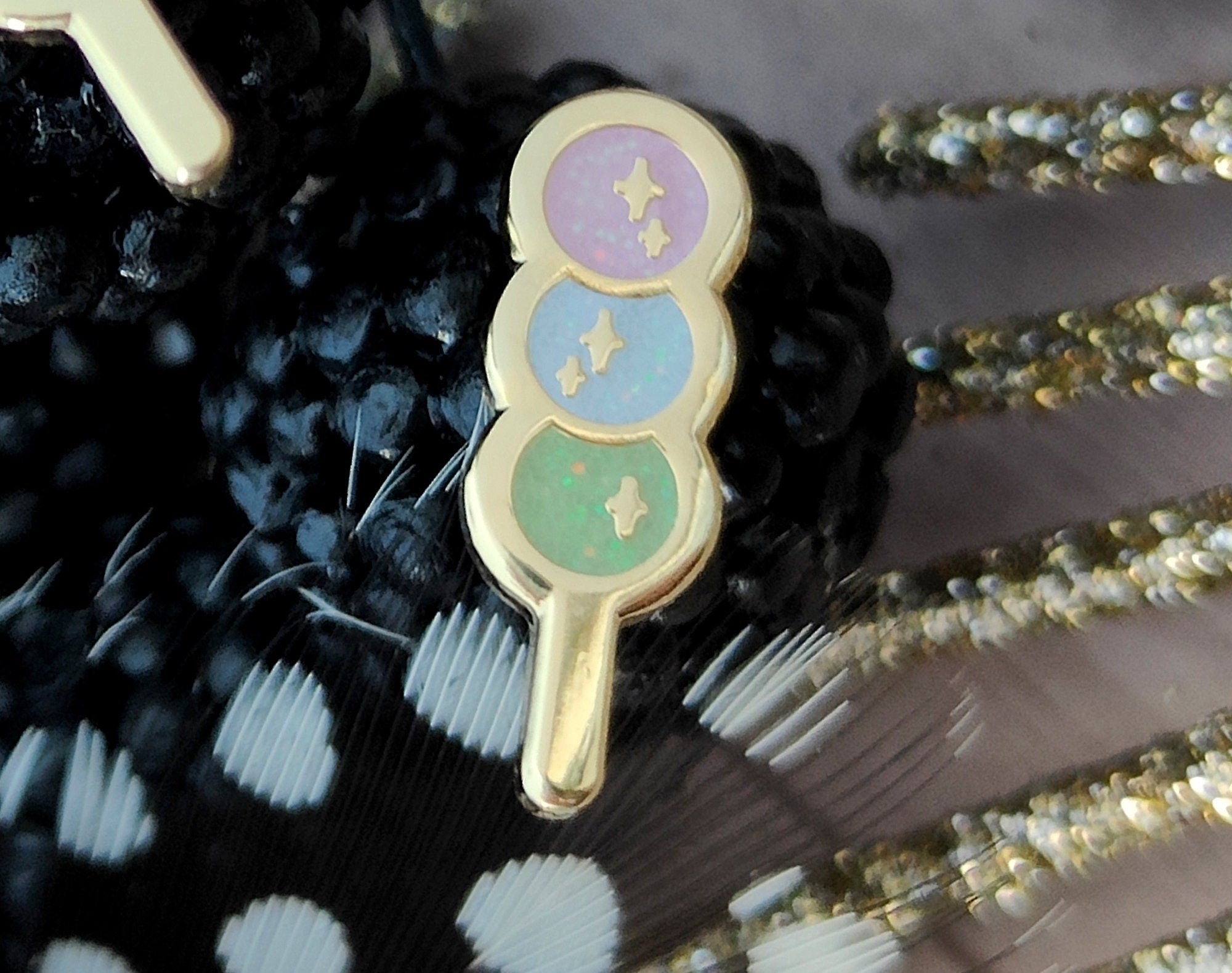 katzenjammerpins-hanami-dango-minipin-emaille-pin-standard image 3