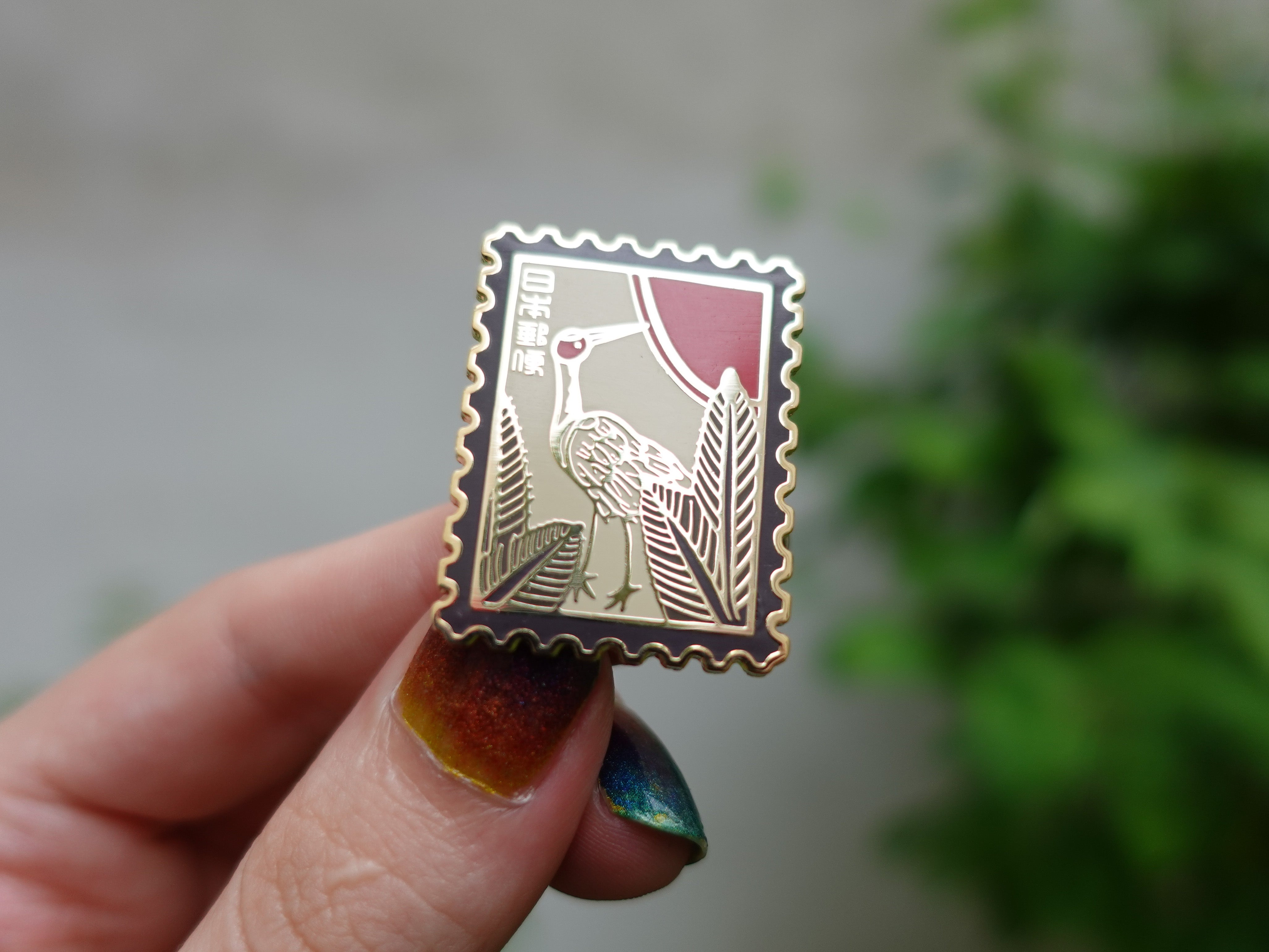 kabujiro-enamel-pins-hanafuda-crane-emaille-pin-35mm-gold image 2