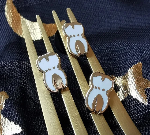 katzenjammerpins-tooth-white-mp241-17-mini-pin-gold-1-zahn image 1