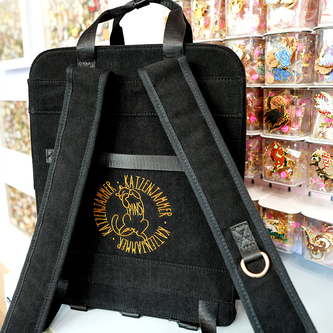 katzenjammerpins-ita-rucksack-schwarz-front-pocket image 6