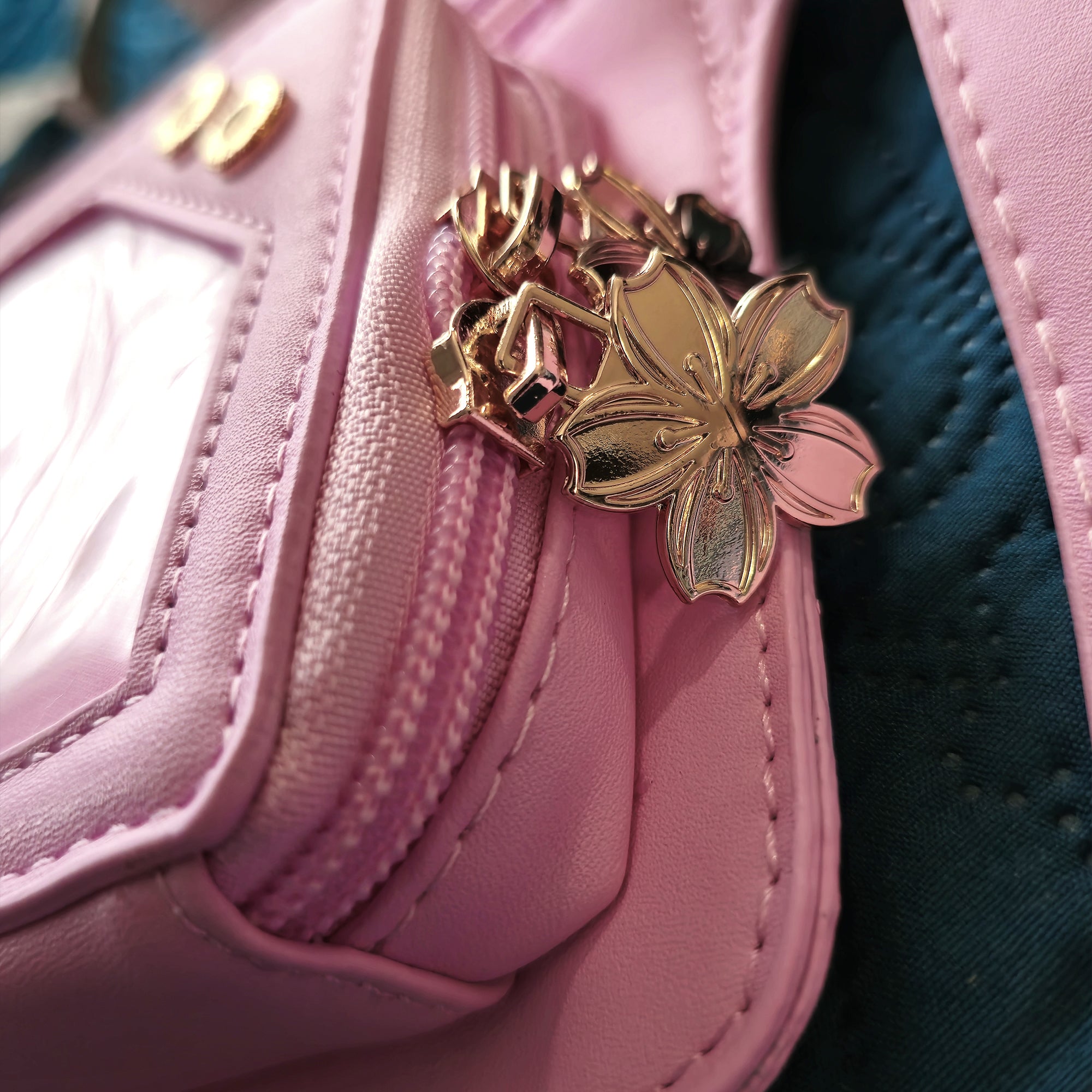 katzenjammerpins-ita-bag-pink-bauchtasche-sichtfenster image 3