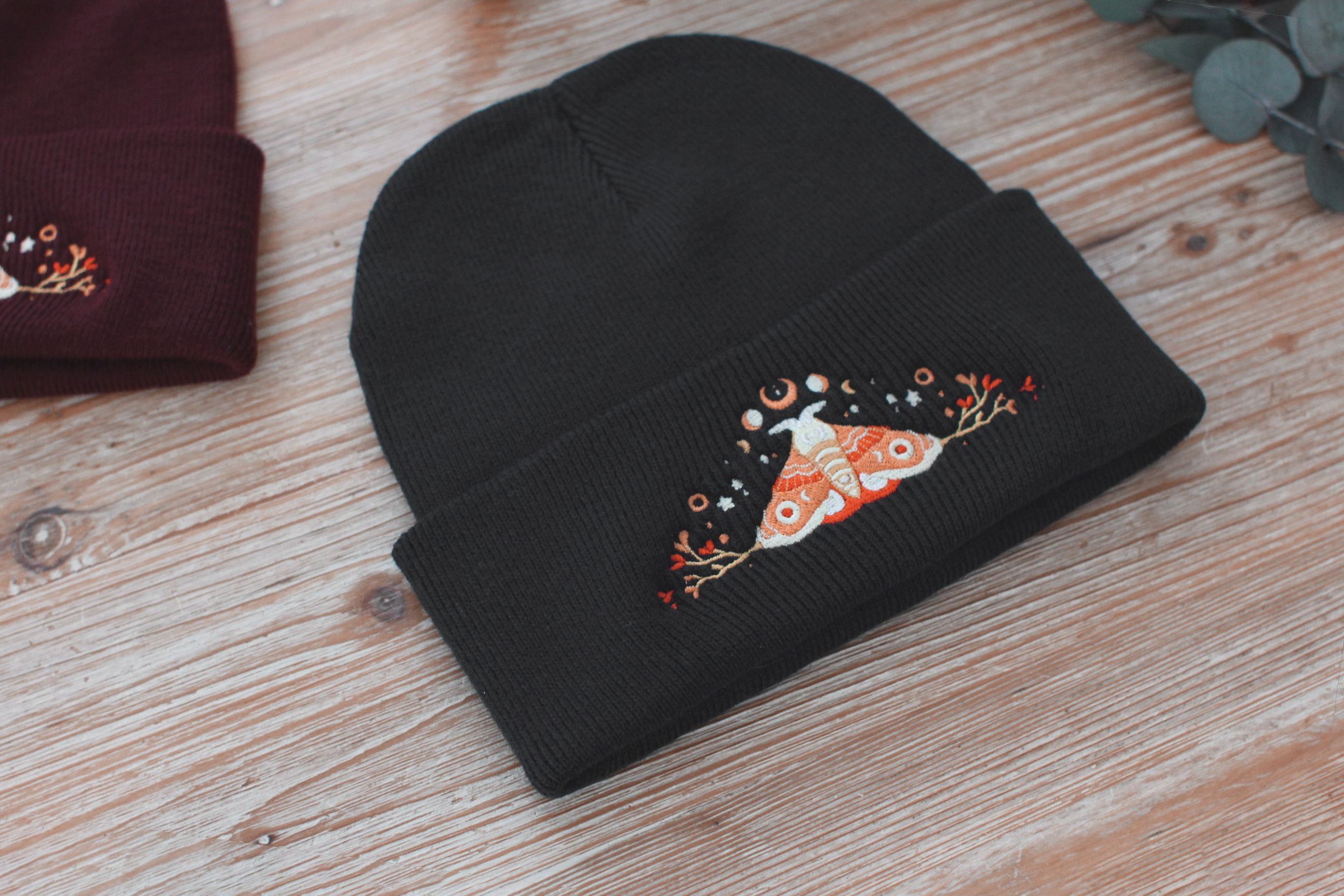 miamouz-beanies-moon-moth-beanie-schwarz-stickerei image 3
